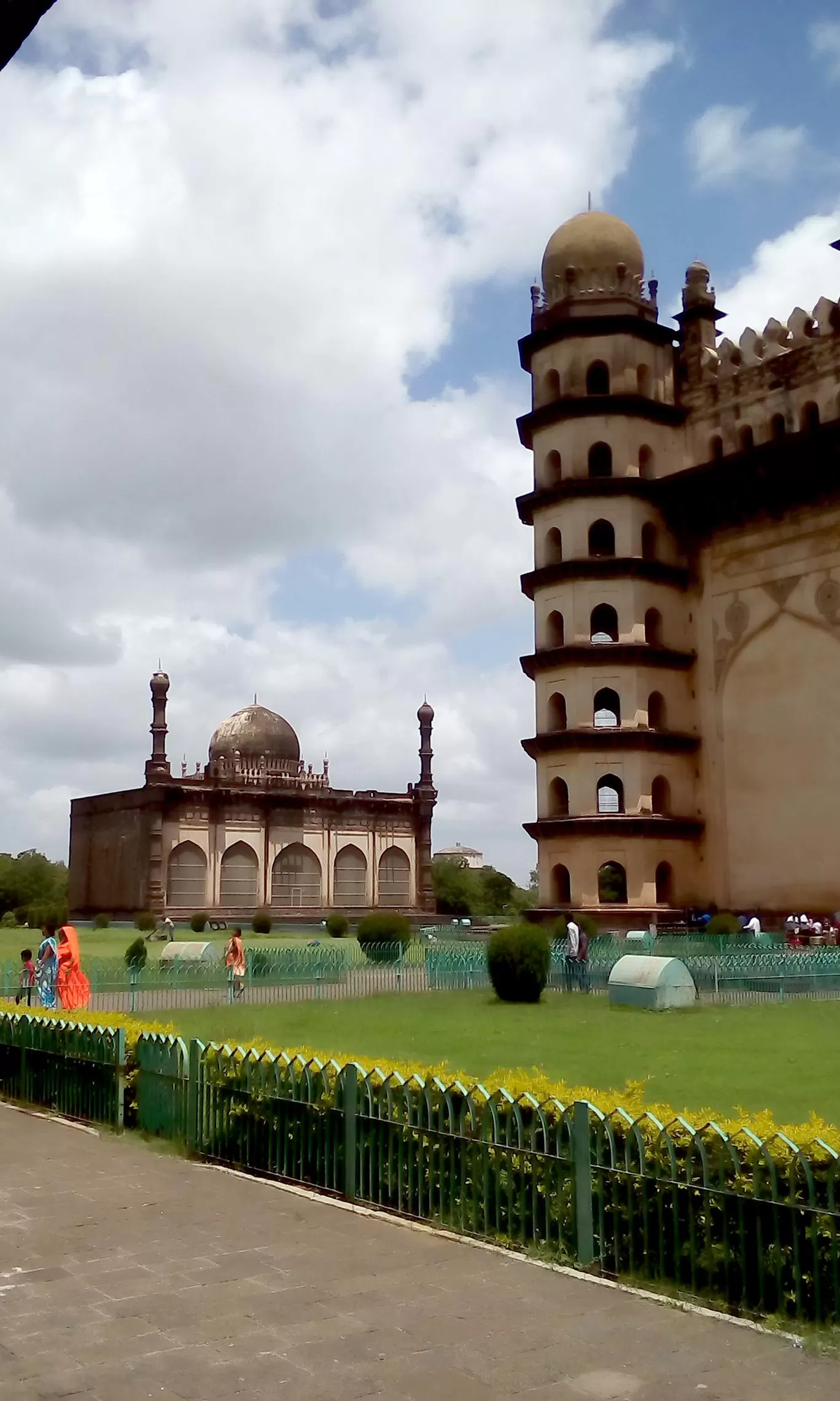 Photo of Gol Gumbaz By KALAPURI by Aatish Chavan