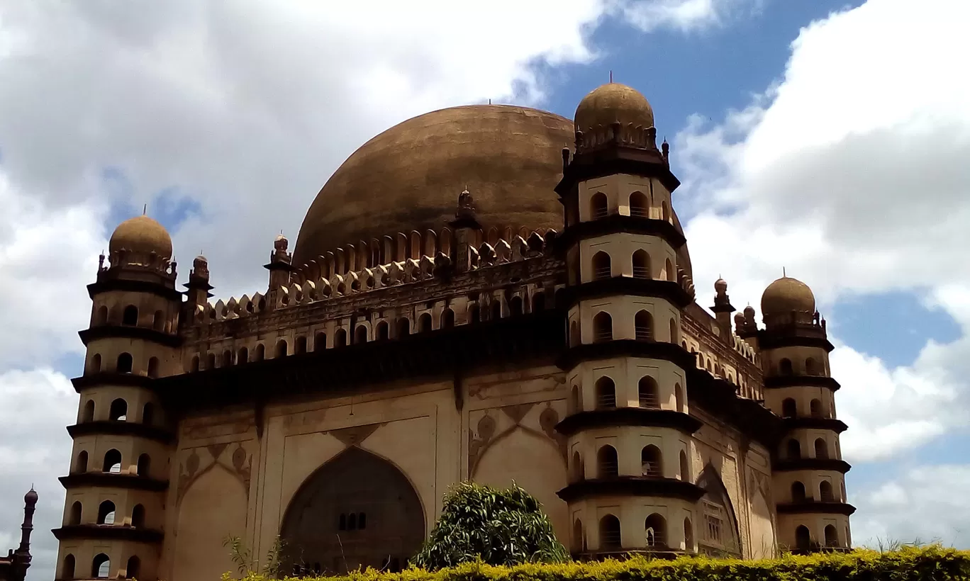 Photo of Gol Gumbaz By KALAPURI by Aatish Chavan