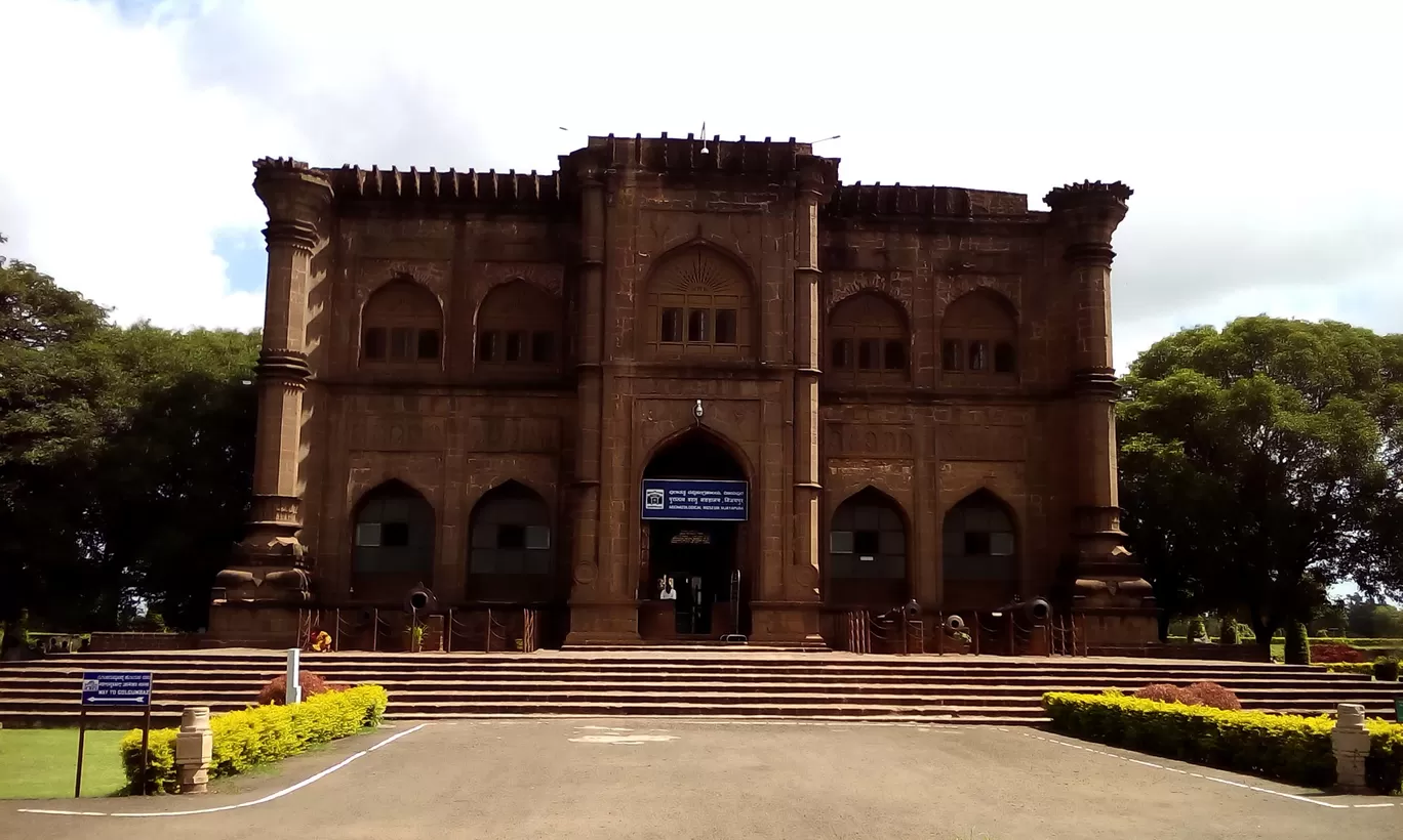 Photo of Gol Gumbaz By KALAPURI by Aatish Chavan