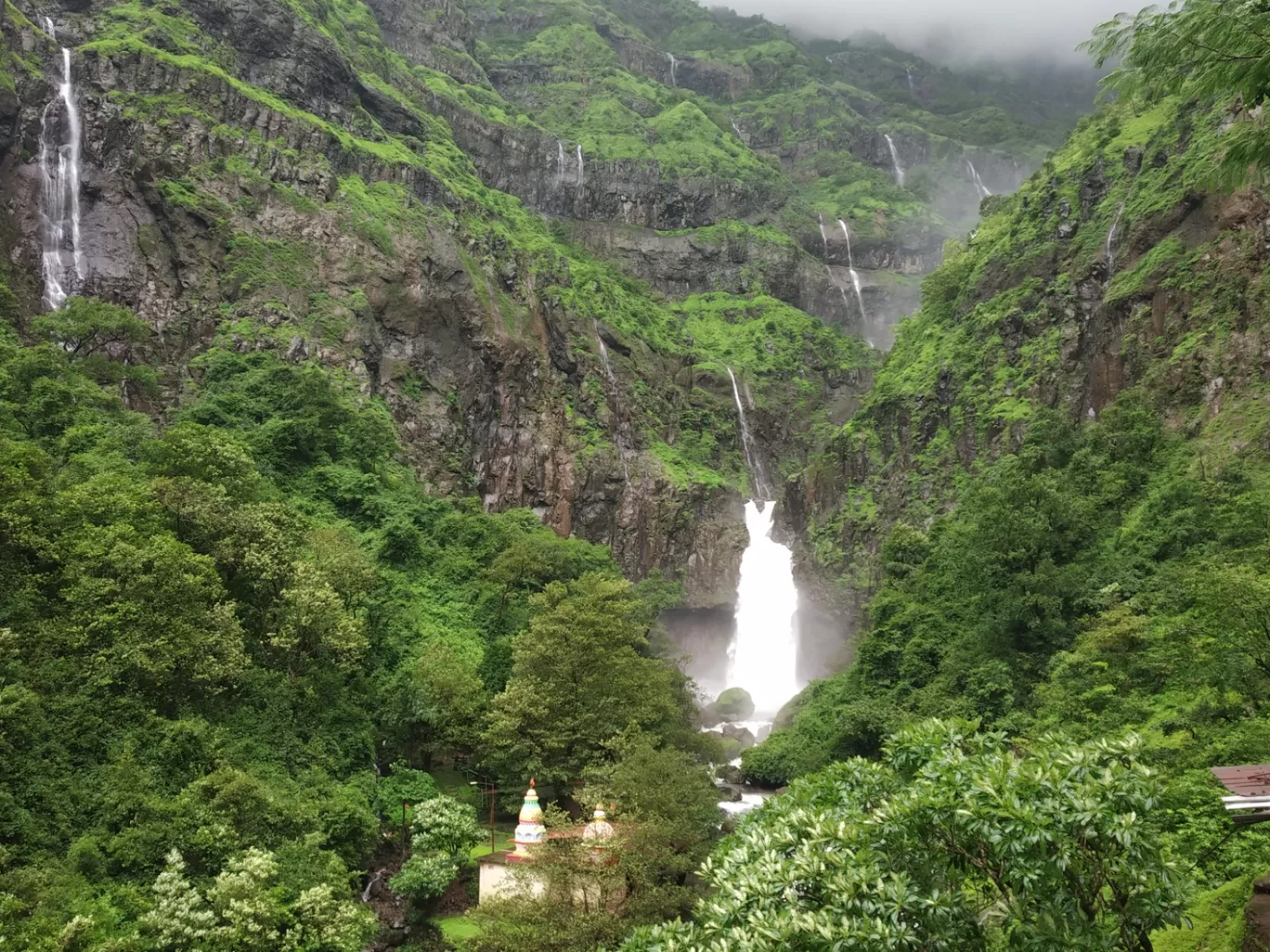 Photo of Marleshwar Waterfall By KALAPURI by Aatish Chavan