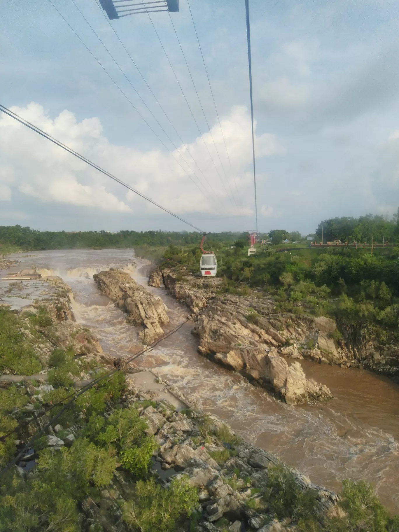 Photo of Dhuandhar Water Fall By Nishant Pratik Xalxo