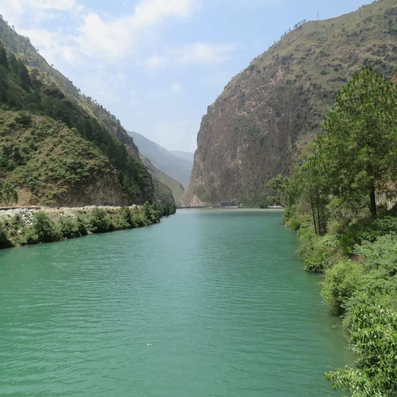 Photo of Larji Dam Reservoir By Harshad Tirodkar