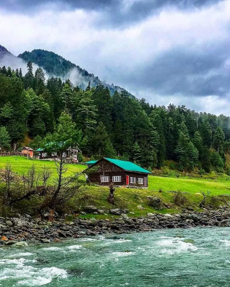 Photo of Dal Lake By Kashmir Downtown Travels