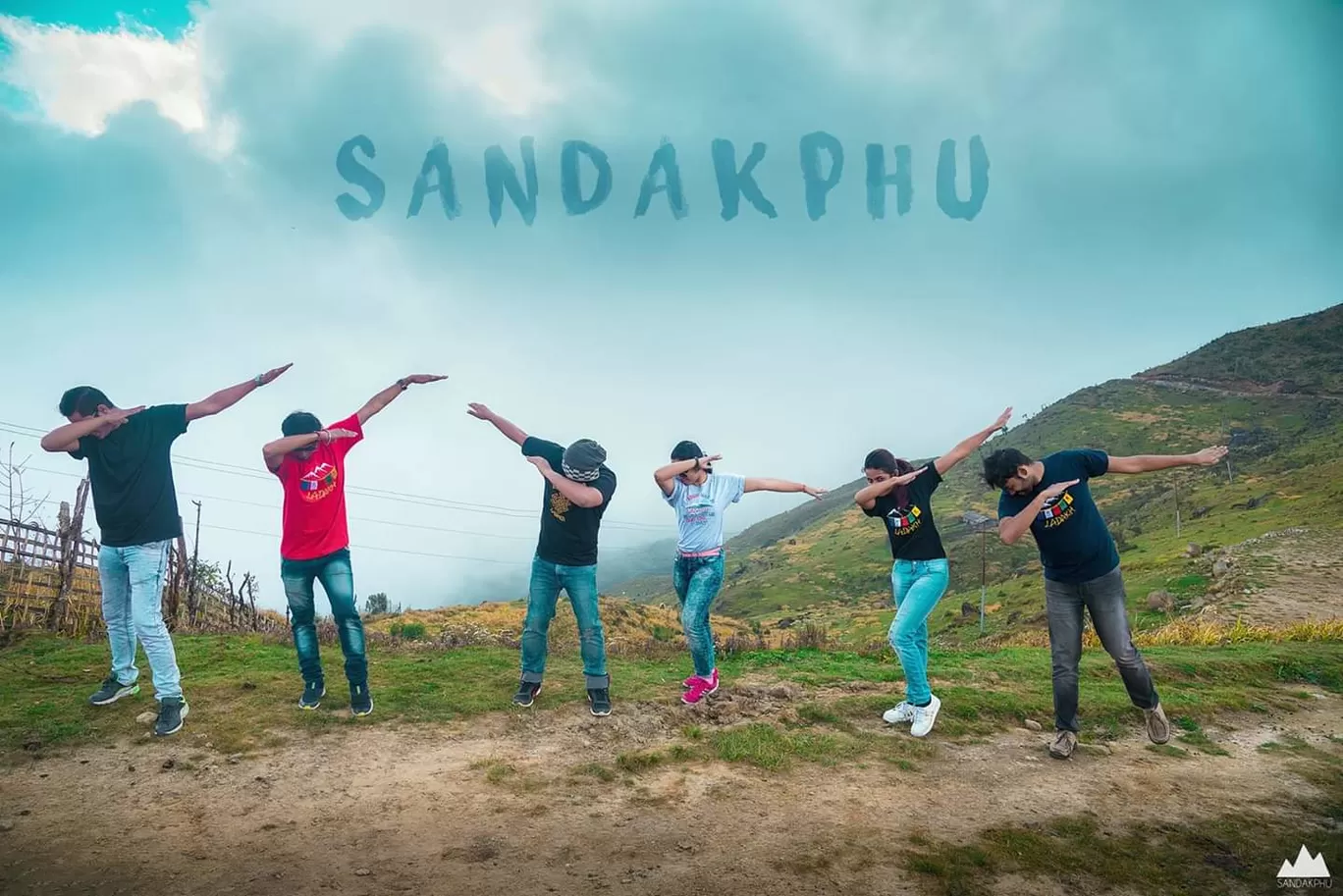 Photo of Sandakphu By Roaming Bugs