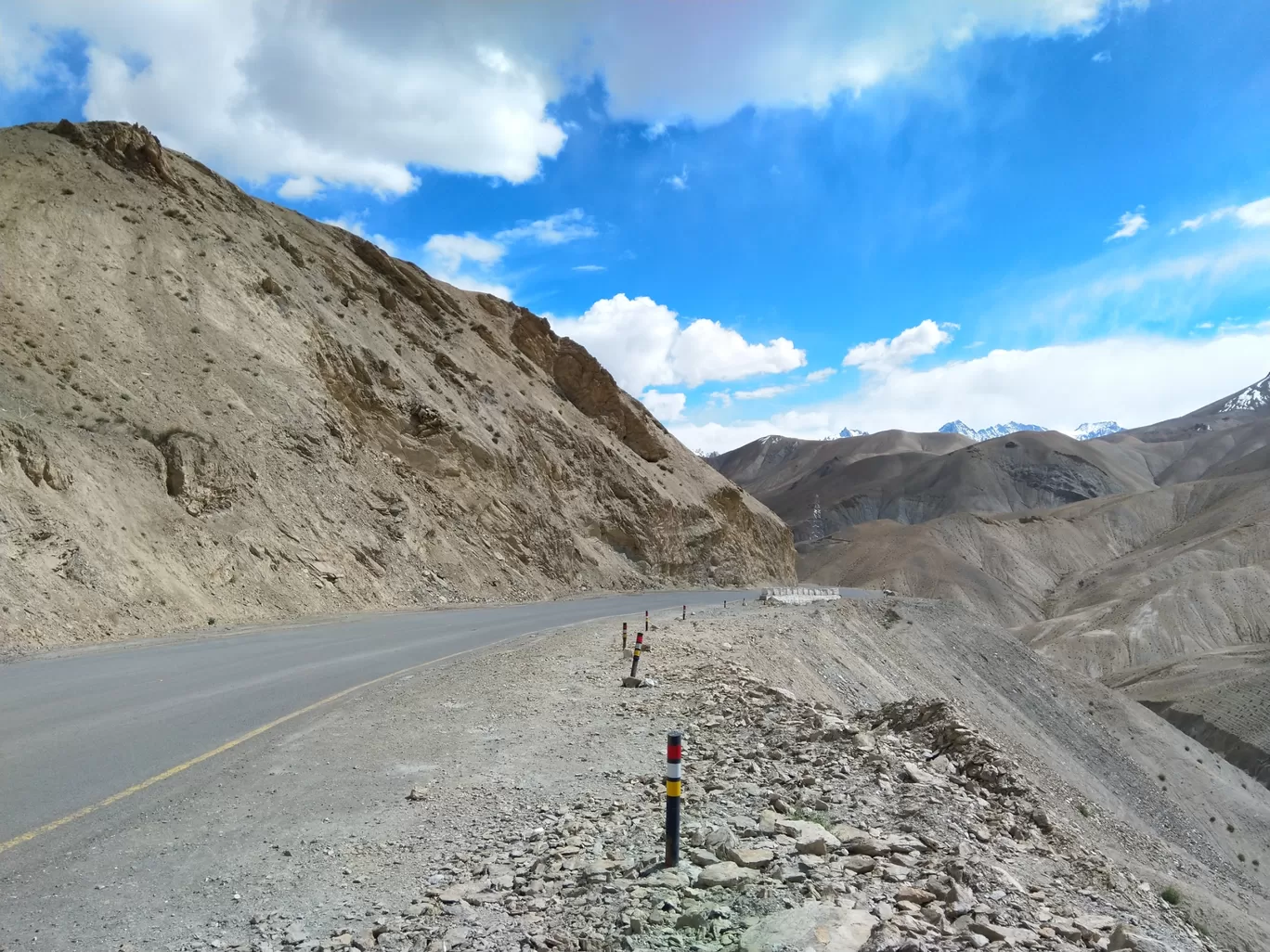 Photo of Srinagar - Ladakh Road By Vikram Singh Bishnoi