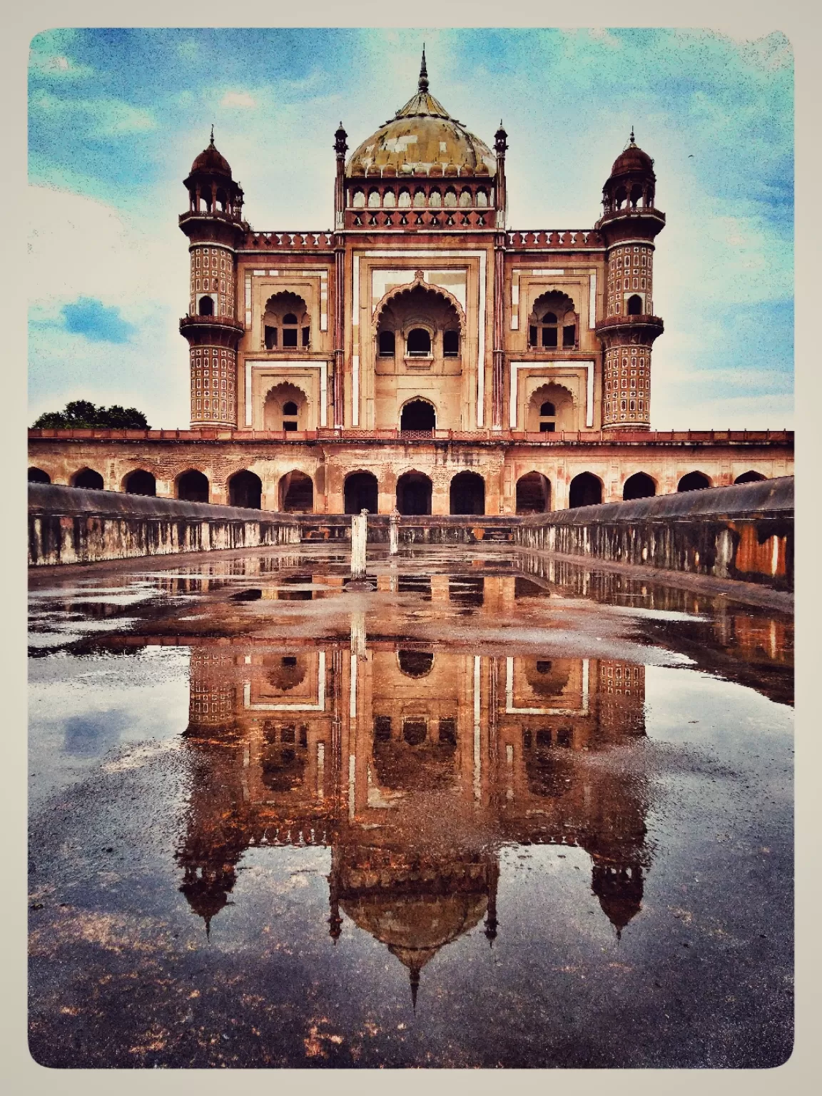 Photo of Safdarjung Tomb By vivek meena
