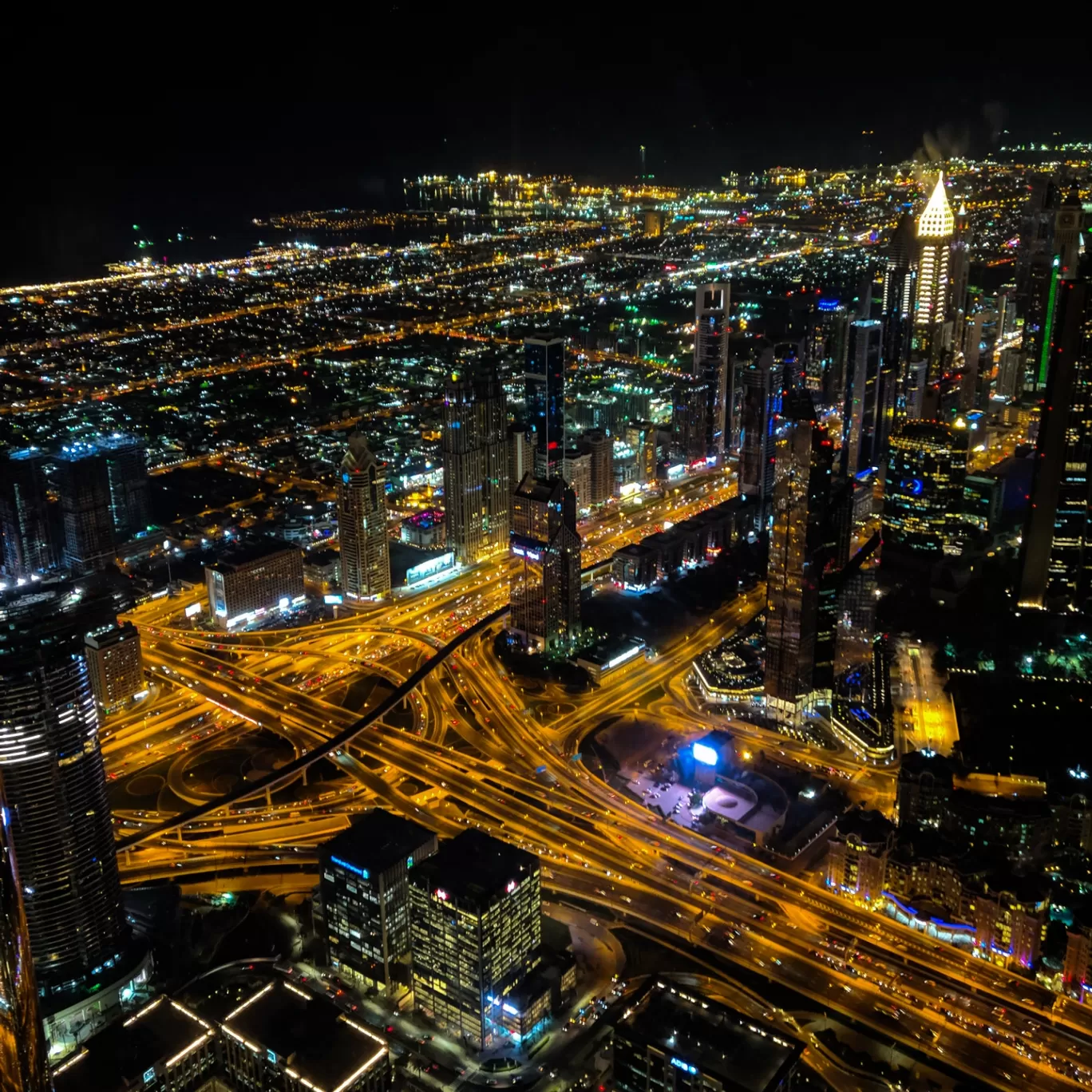 Photo of Burj Khalifa - Sheikh Mohammed bin Rashid Boulevard - Dubai - United Arab Emirates By Abhi Jain