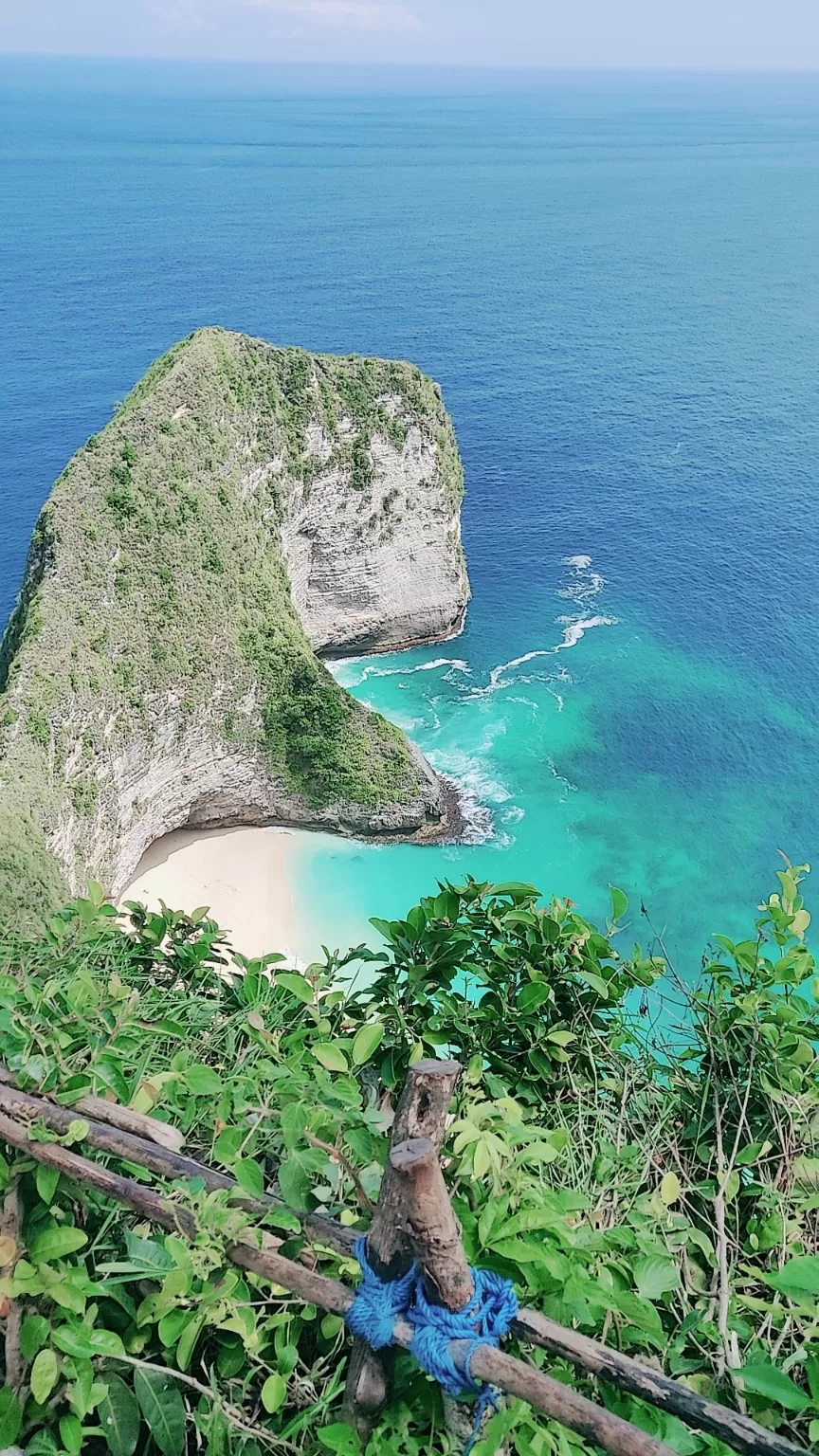 Photo of Kelingking Beach By Saurav Jain