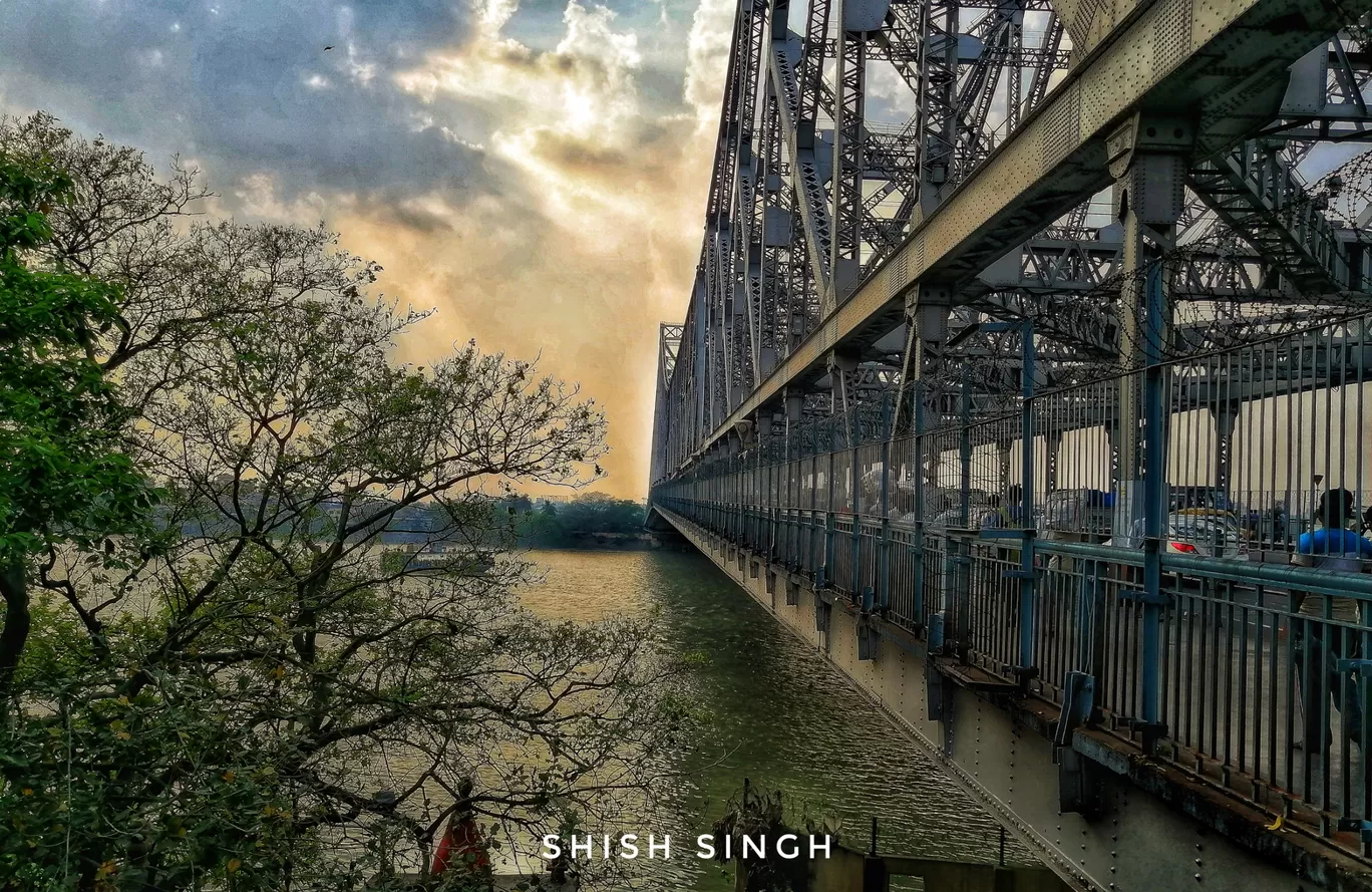 Photo of Howrah Bridge By Shish Ranjan Singh