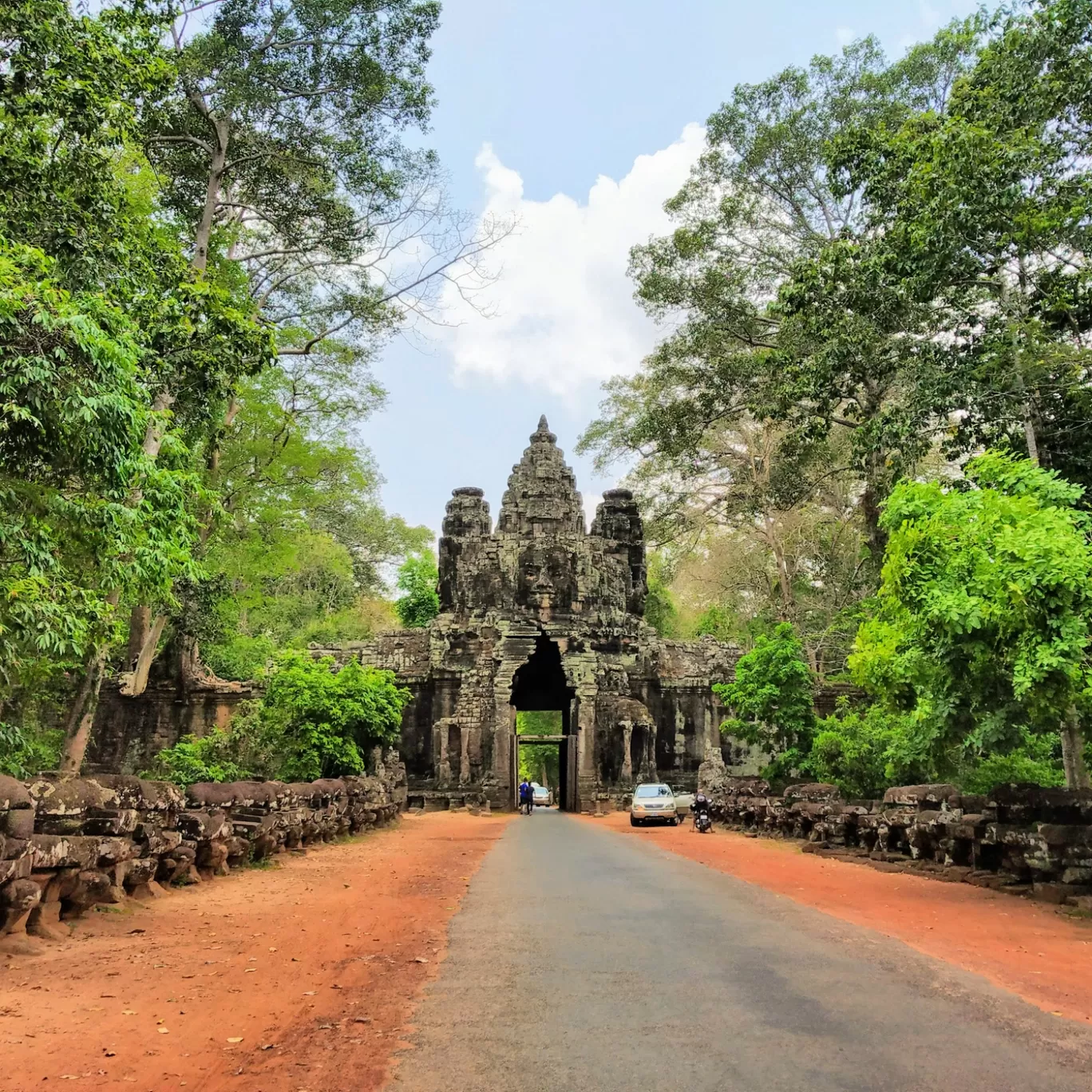 Photo of Angkor Thom By earth.nature.lovers