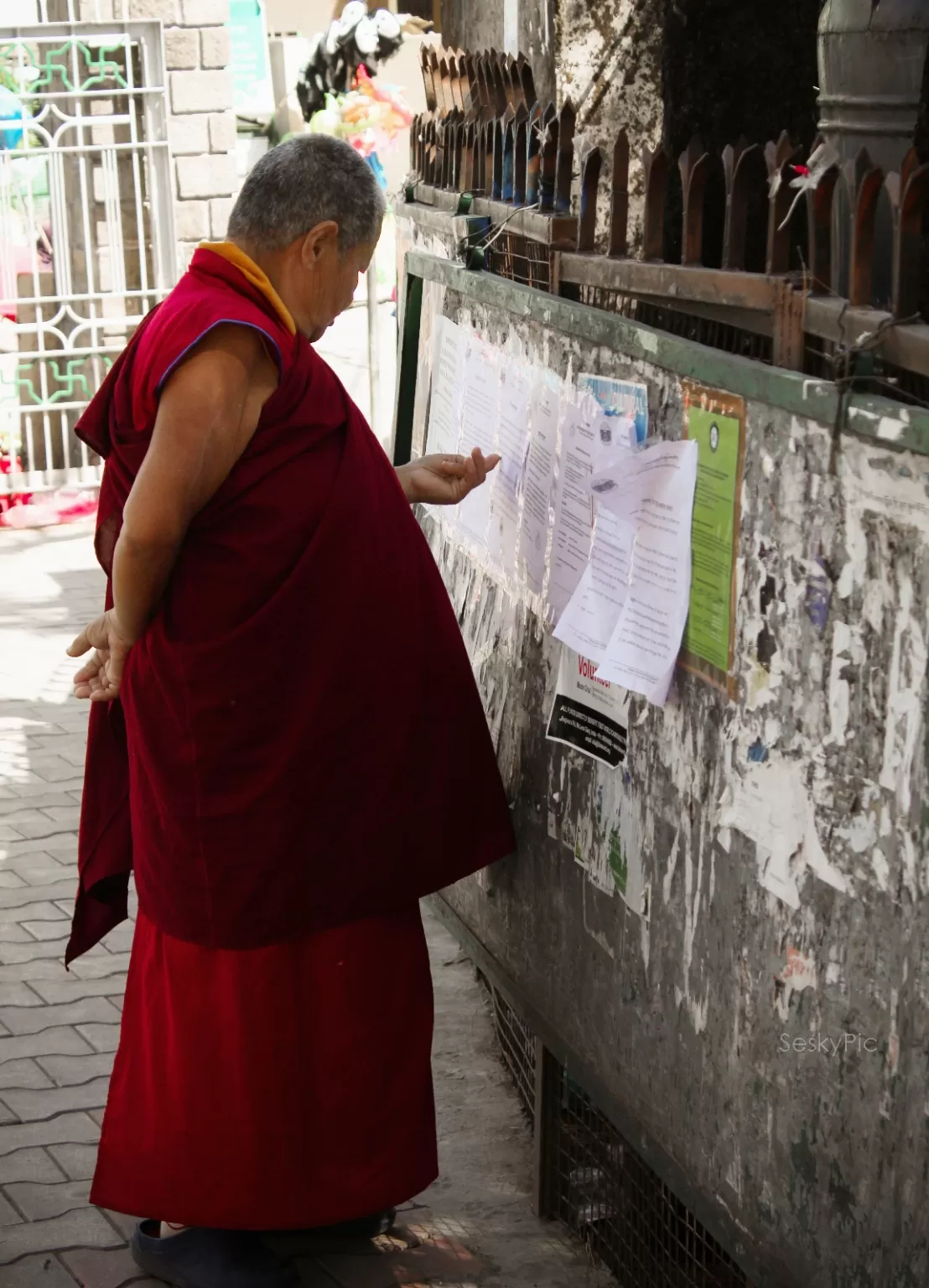 Photo of H.H. the Dalai Lama's Main Temple By Sesky Kiddo
