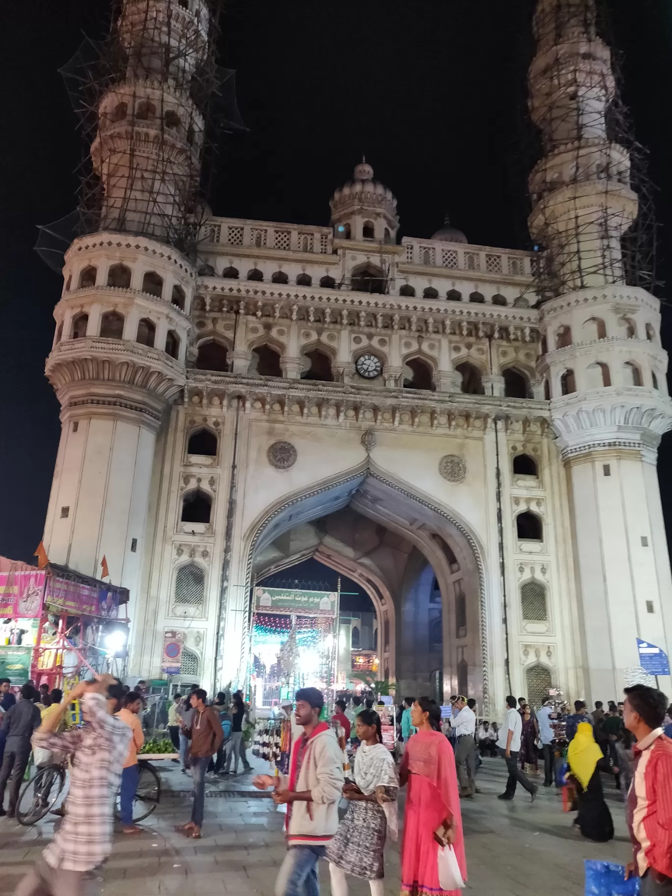 Photo of Charminar By Madhu Kumari