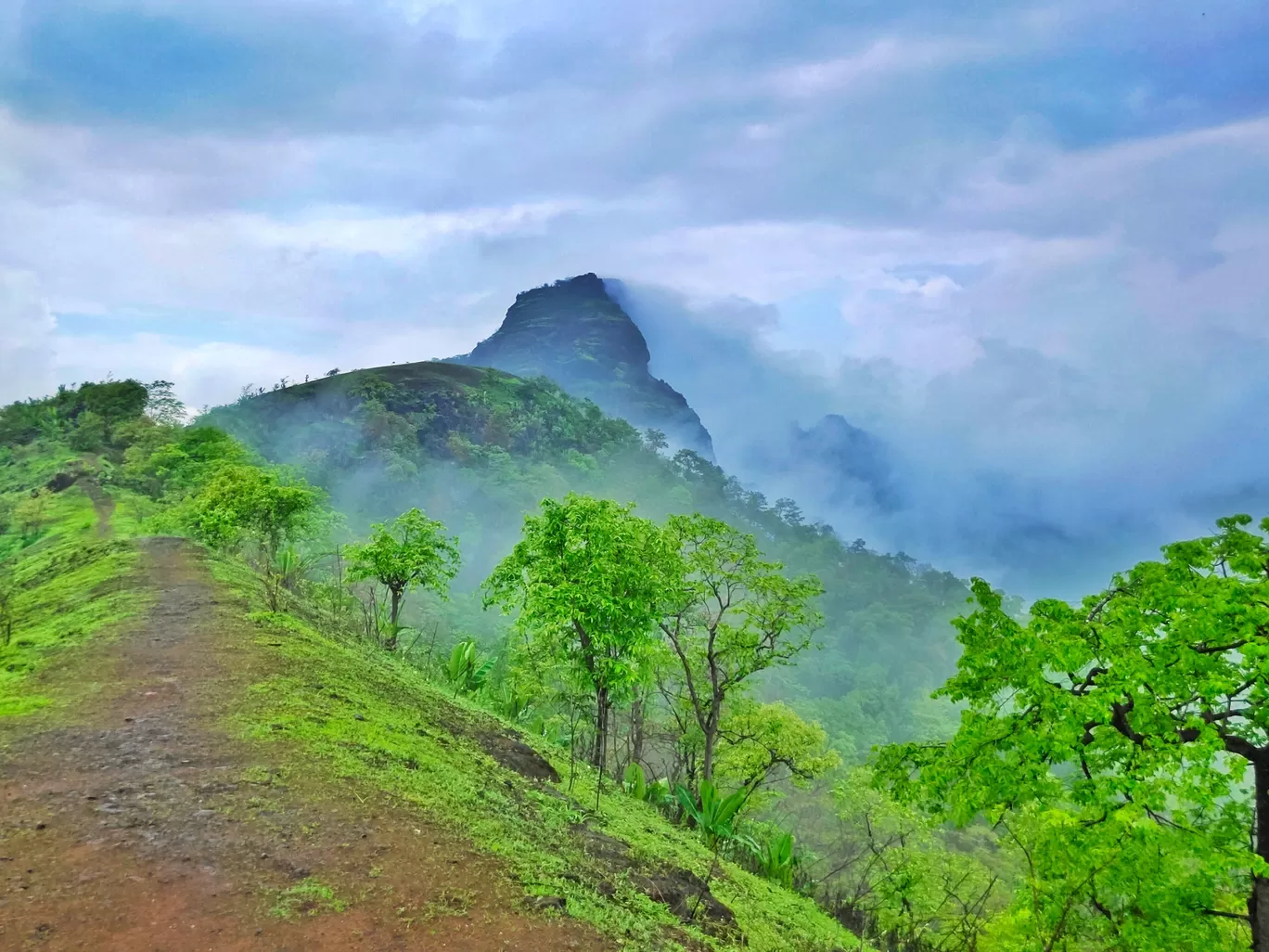 Photo of Takmak Gadh By Aniket Desale