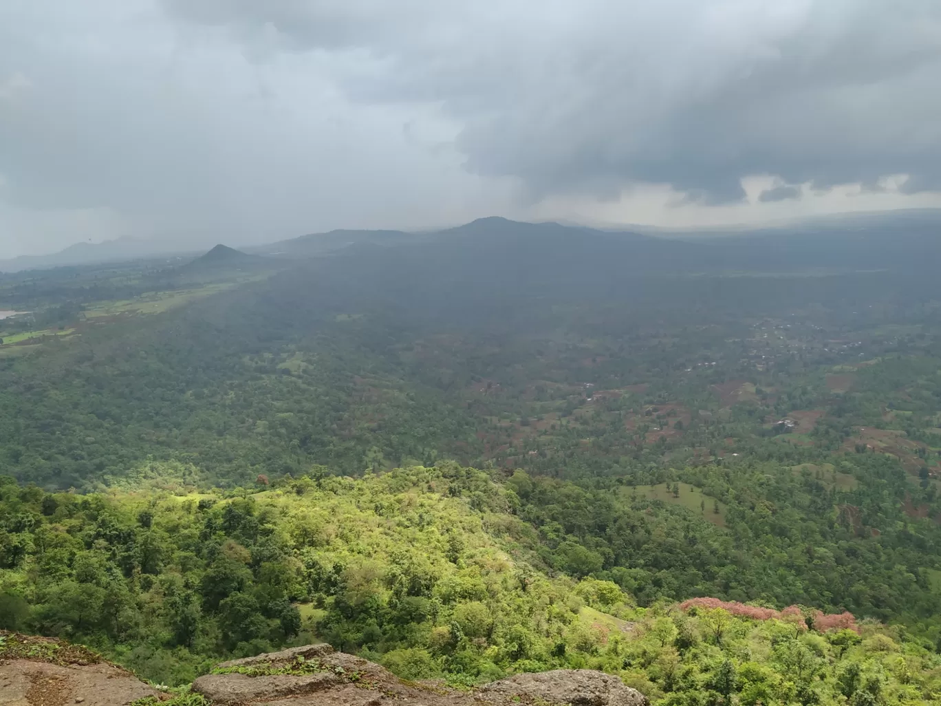Photo of Saputara Hill Station By Divya Patel
