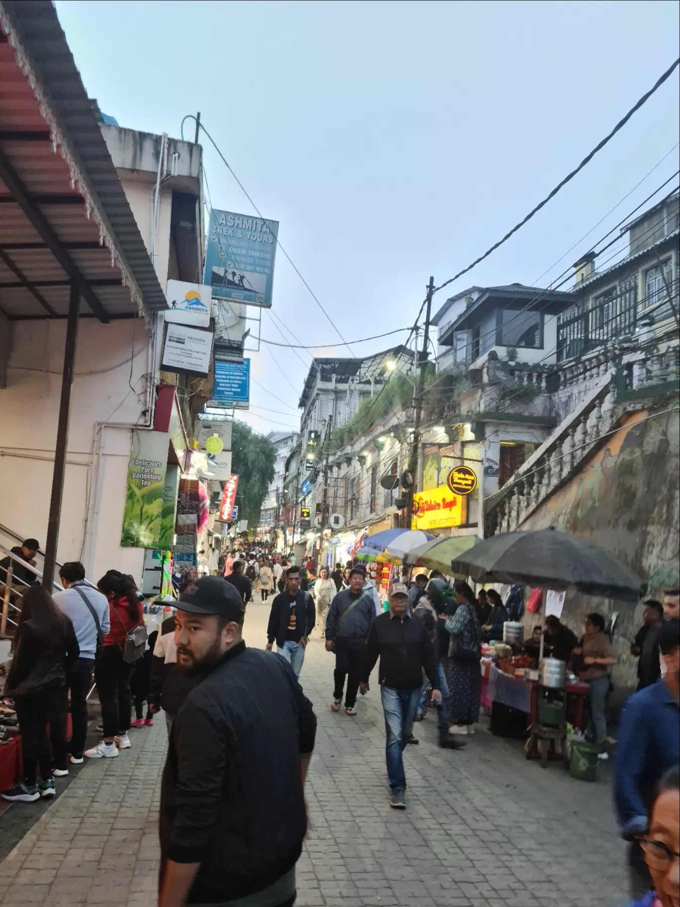 Photo of Chowrasta Darjeeling By Prayash Thapa