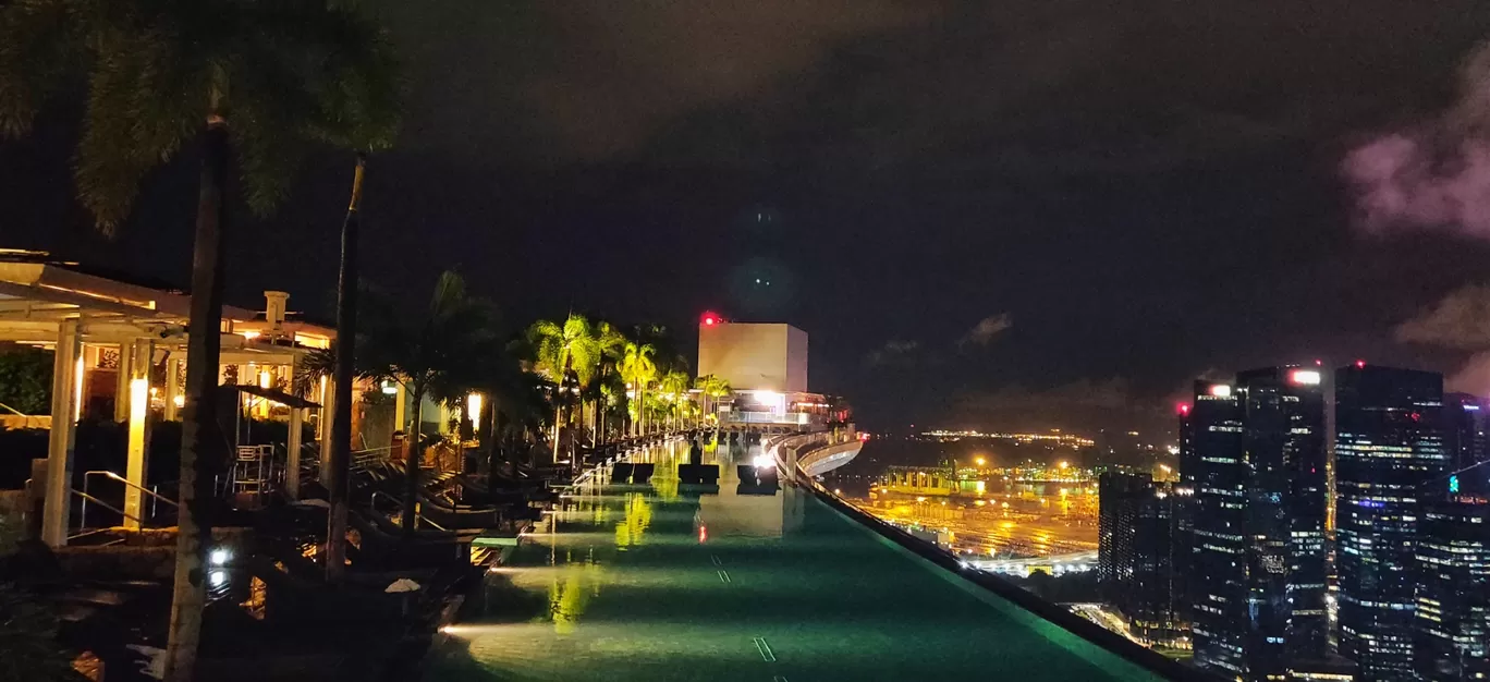 Photo of Marina Bay Sands Singapore Infinity Swimming Pool By Piyush Khatter