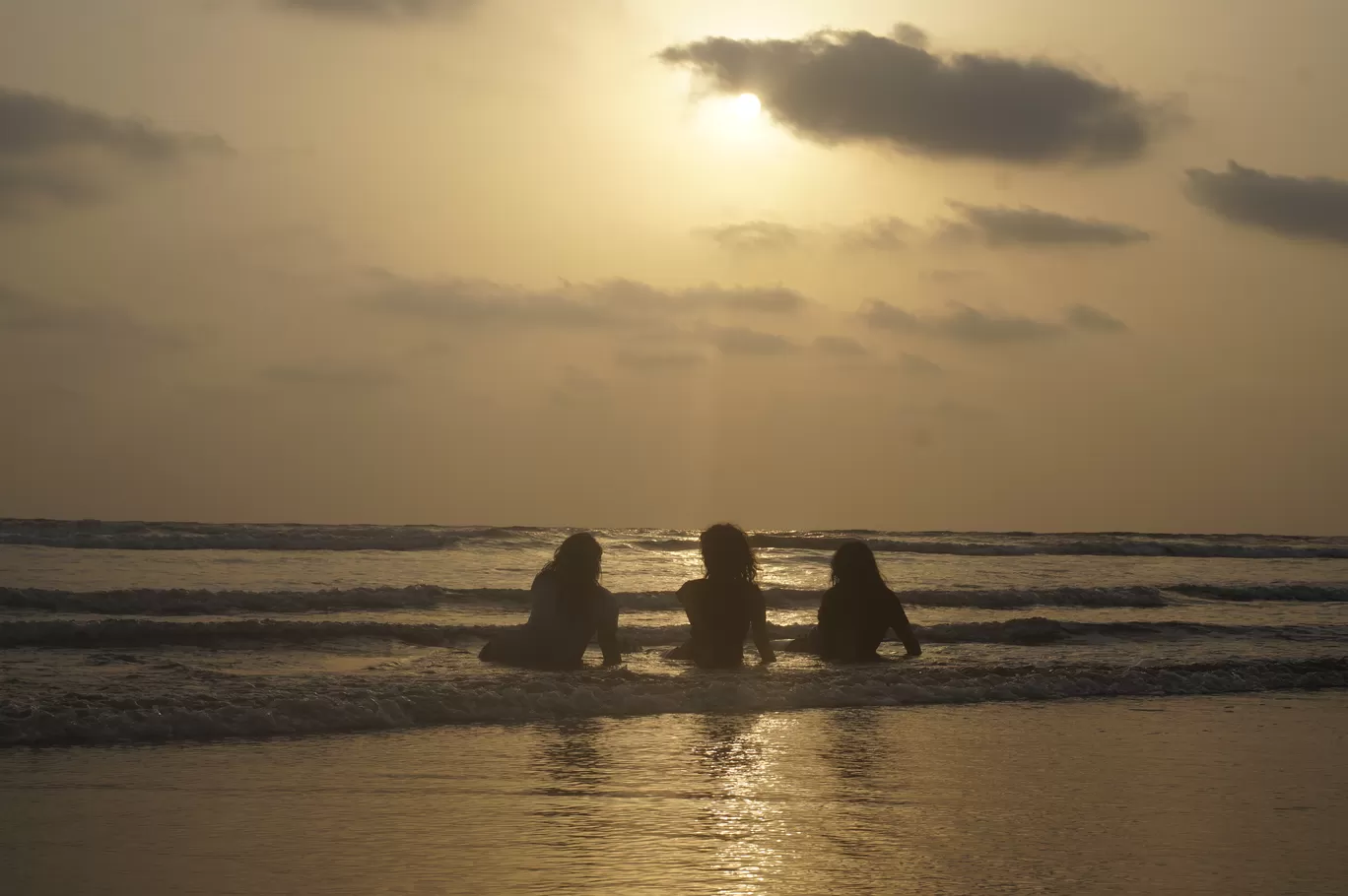 Photo of Revdanda Beach By Escape Route: Travel And Food Blog By Saloni Aggarwal