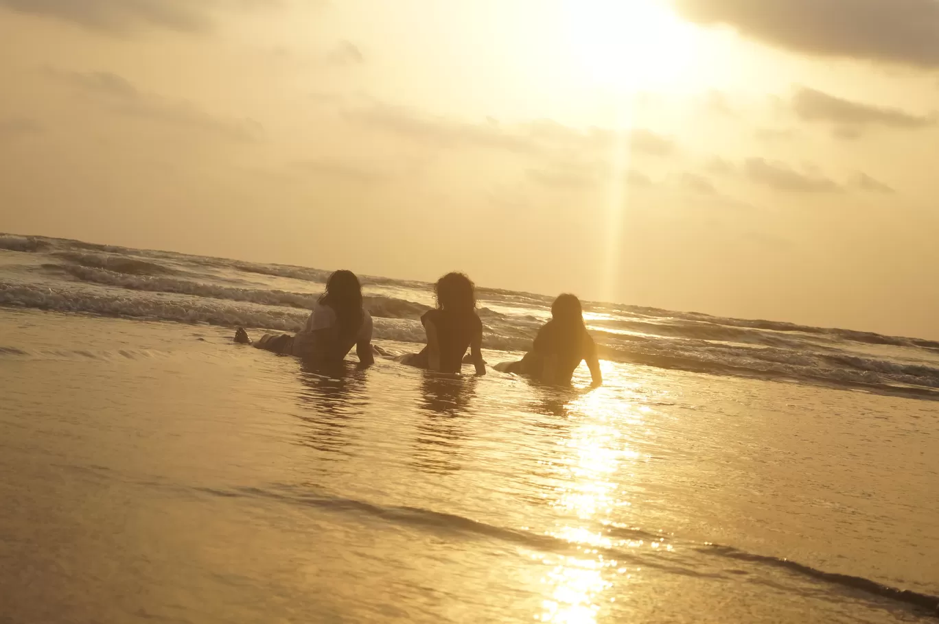 Photo of Revdanda Beach By Escape Route: Travel And Food Blog By Saloni Aggarwal