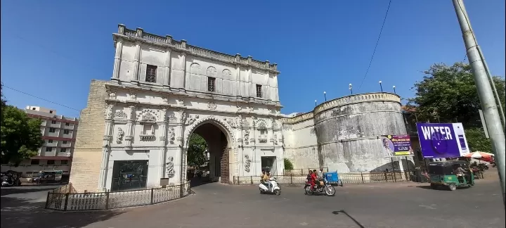 Photo of Khambhalia Gate By Dr. Yadwinder Singh 