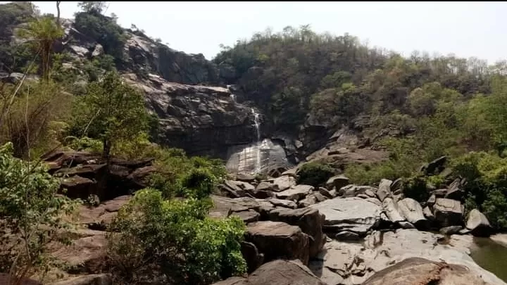 Photo of Hundru Waterfall By Dr. Yadwinder Singh 