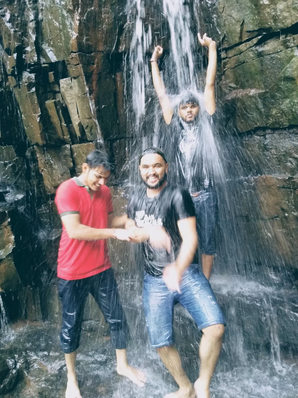 Photo of Bhadawana Waterfall By sandy words