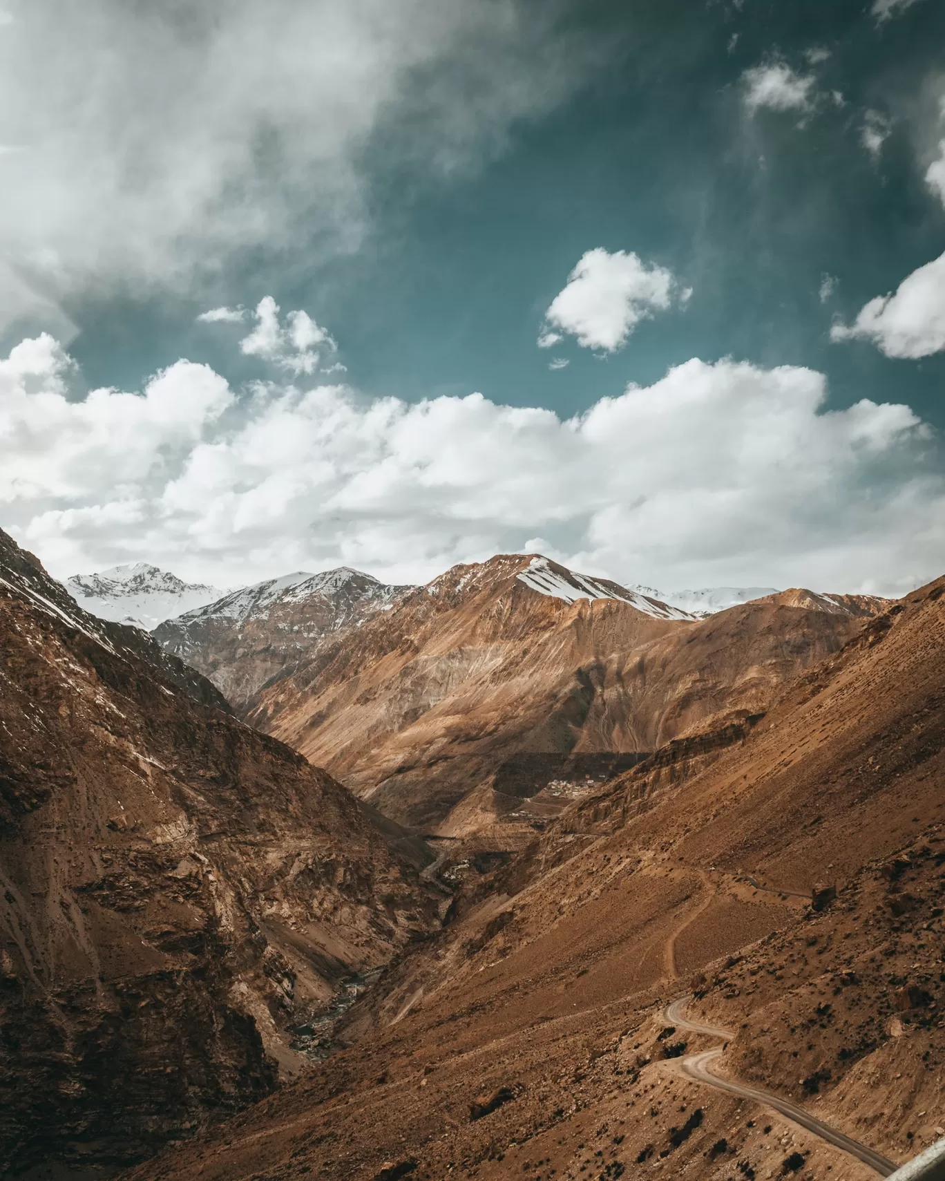 Photo of Spiti Valley By Tarun Hirapara (neerjafilms)