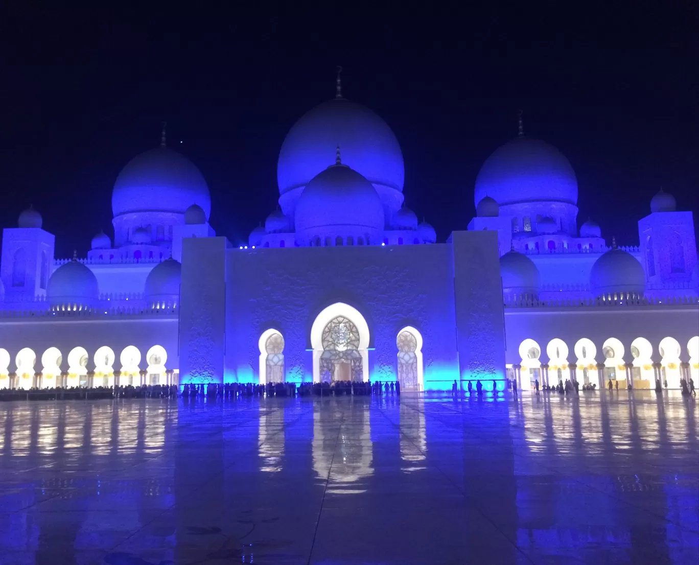 Photo of Sheikh Zayed Mosque - Abu Dhabi - United Arab Emirates By The2Backpacks