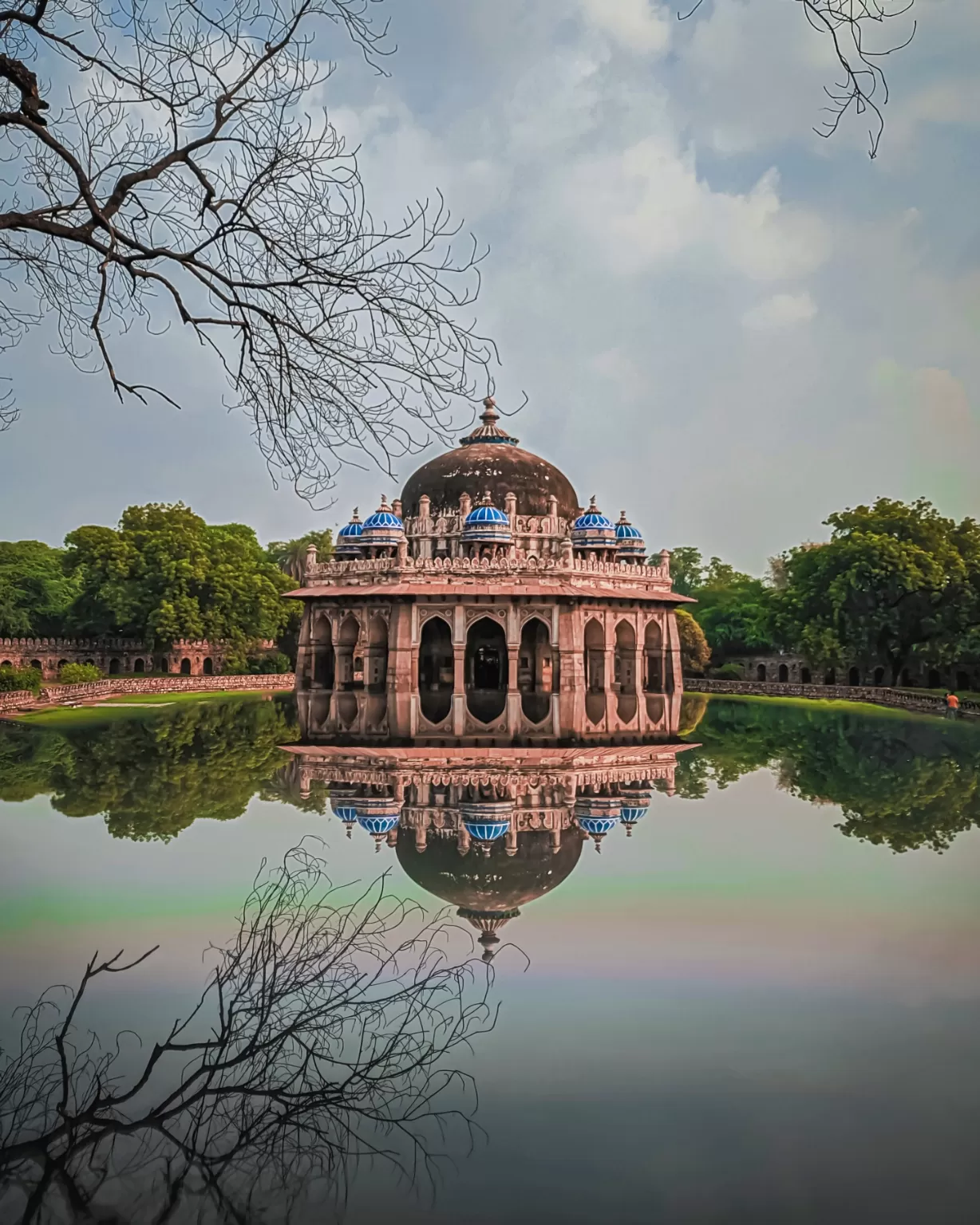Photo of Isa Khan's Tomb By Rituraj Anand