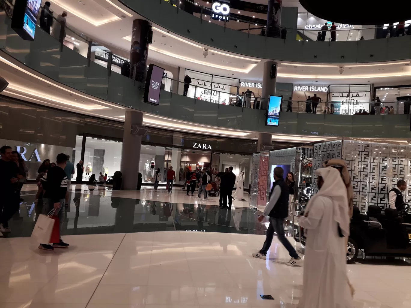 Photo of Dubai Mall - Dubai - United Arab Emirates By Mansur Vajihi