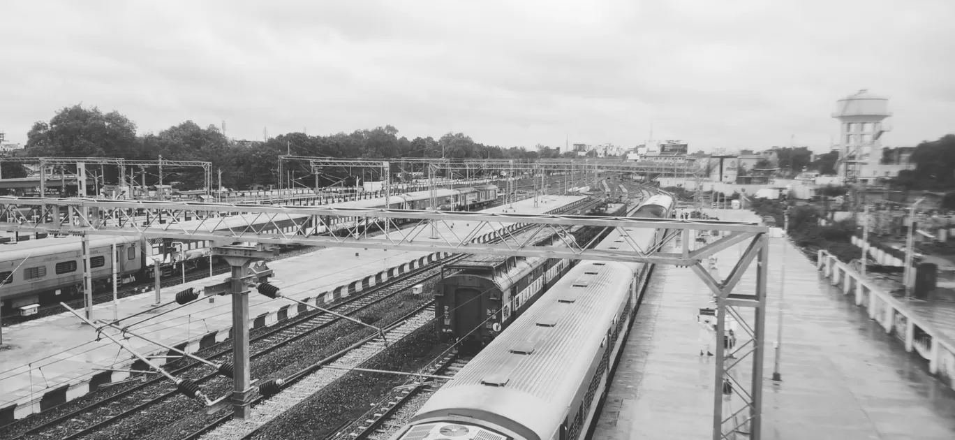 Photo of Manduadih Railway Station By Master V