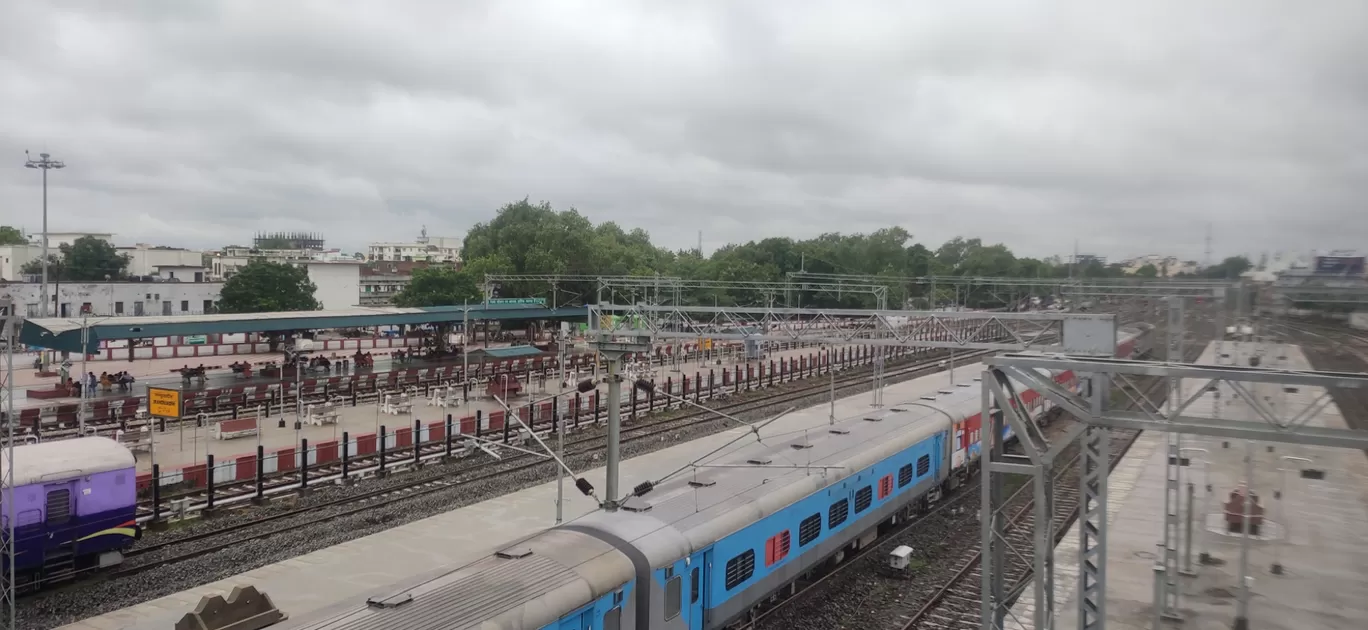 Photo of Manduadih Railway Station By Master V