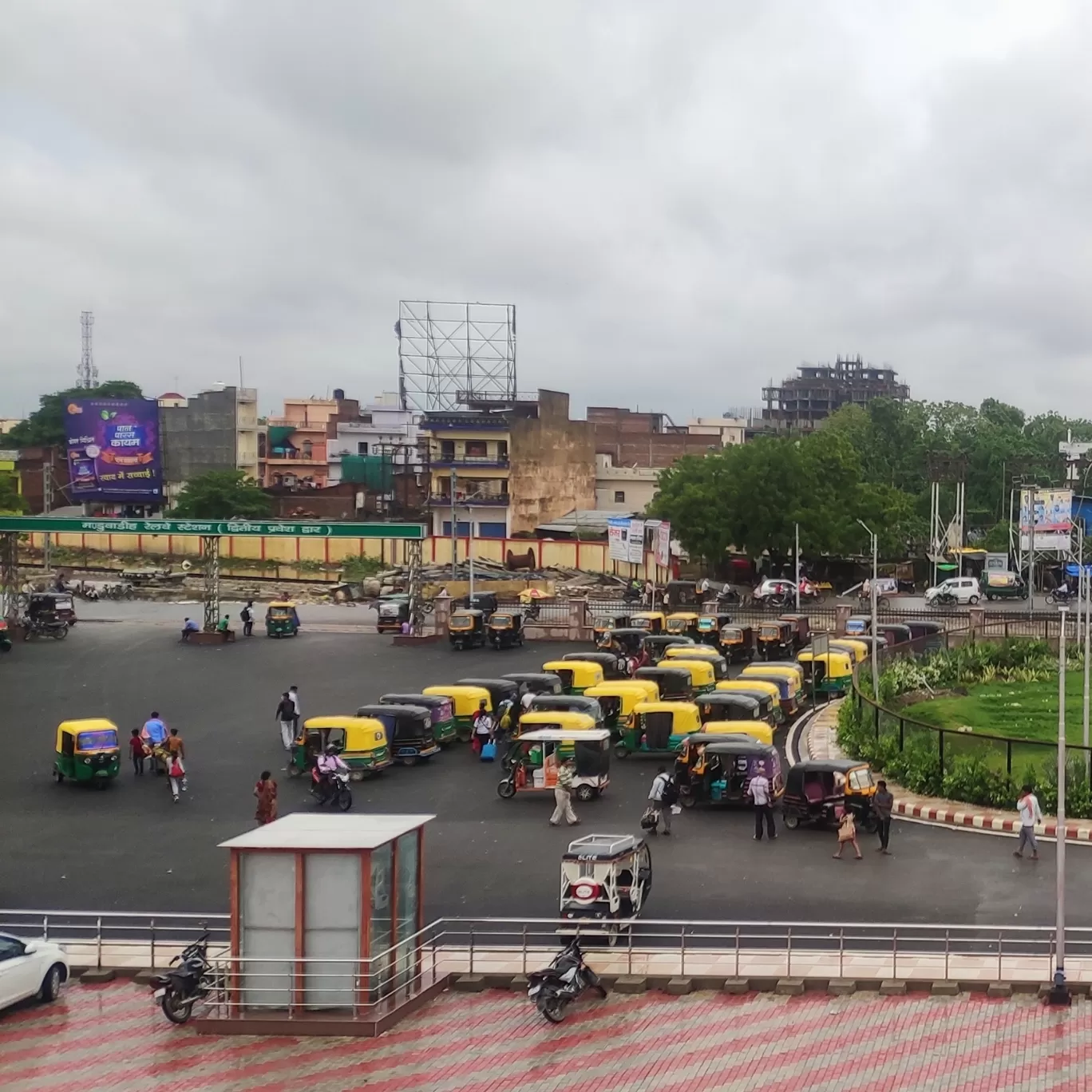 Photo of Manduadih Railway Station By Master V