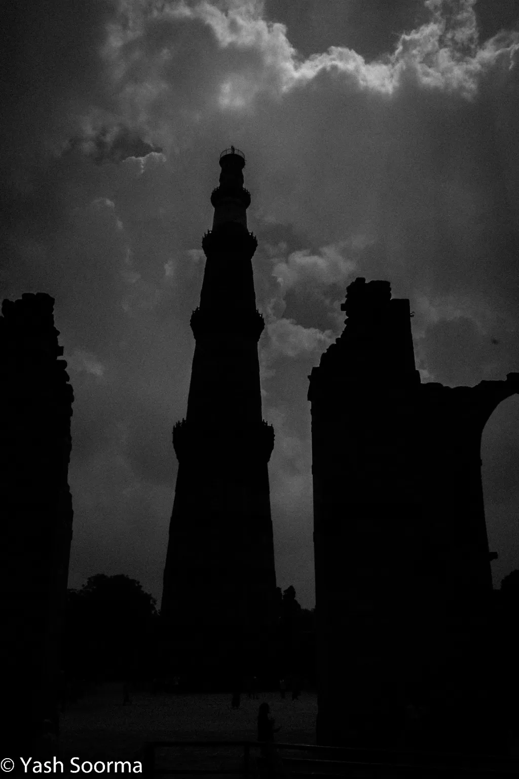 Photo of Qutub Minar Complex By Yash Soorma