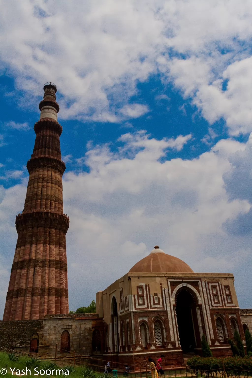 Photo of Qutub Minar Complex By Yash Soorma