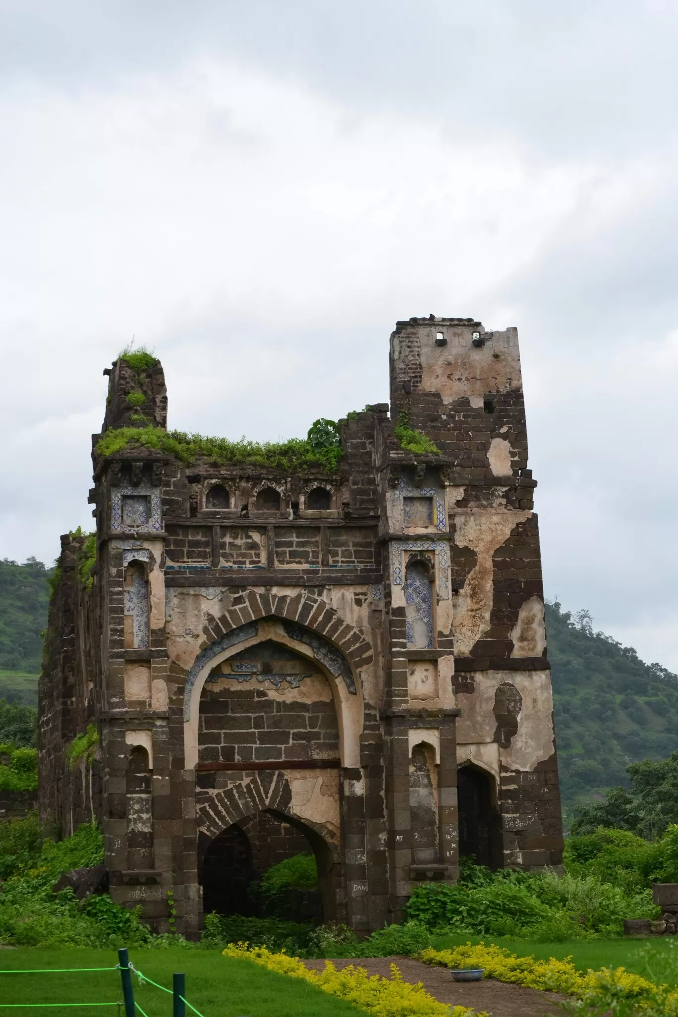 Photo of Daulatabad Fort By yash pawar