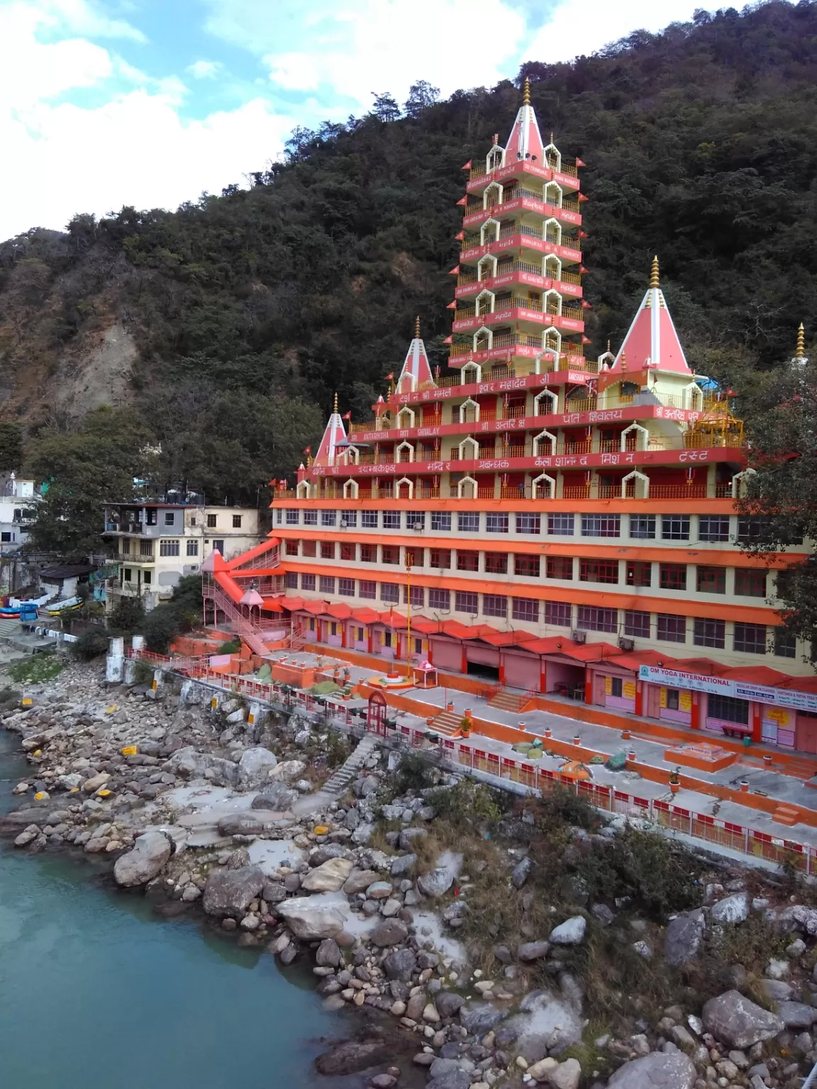 Photo of Lakshman Jhula By Nakul Deovanshi