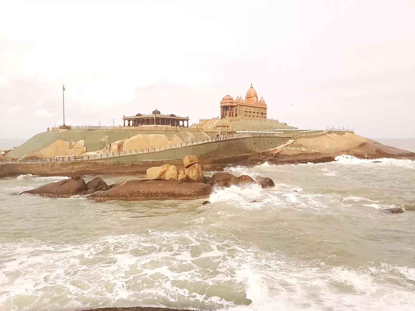 Photo of Vivekananda Rock Memorial By Deepusudhakar