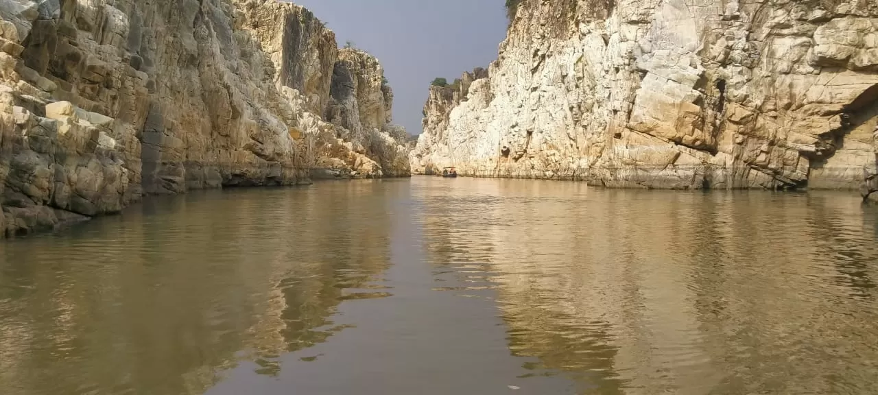 Photo of Dhuandhar Water Fall By Sureena Chaudhary