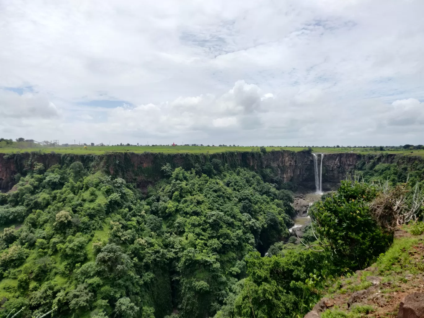 Photo of Hatyari khoh By Siddhant Kala