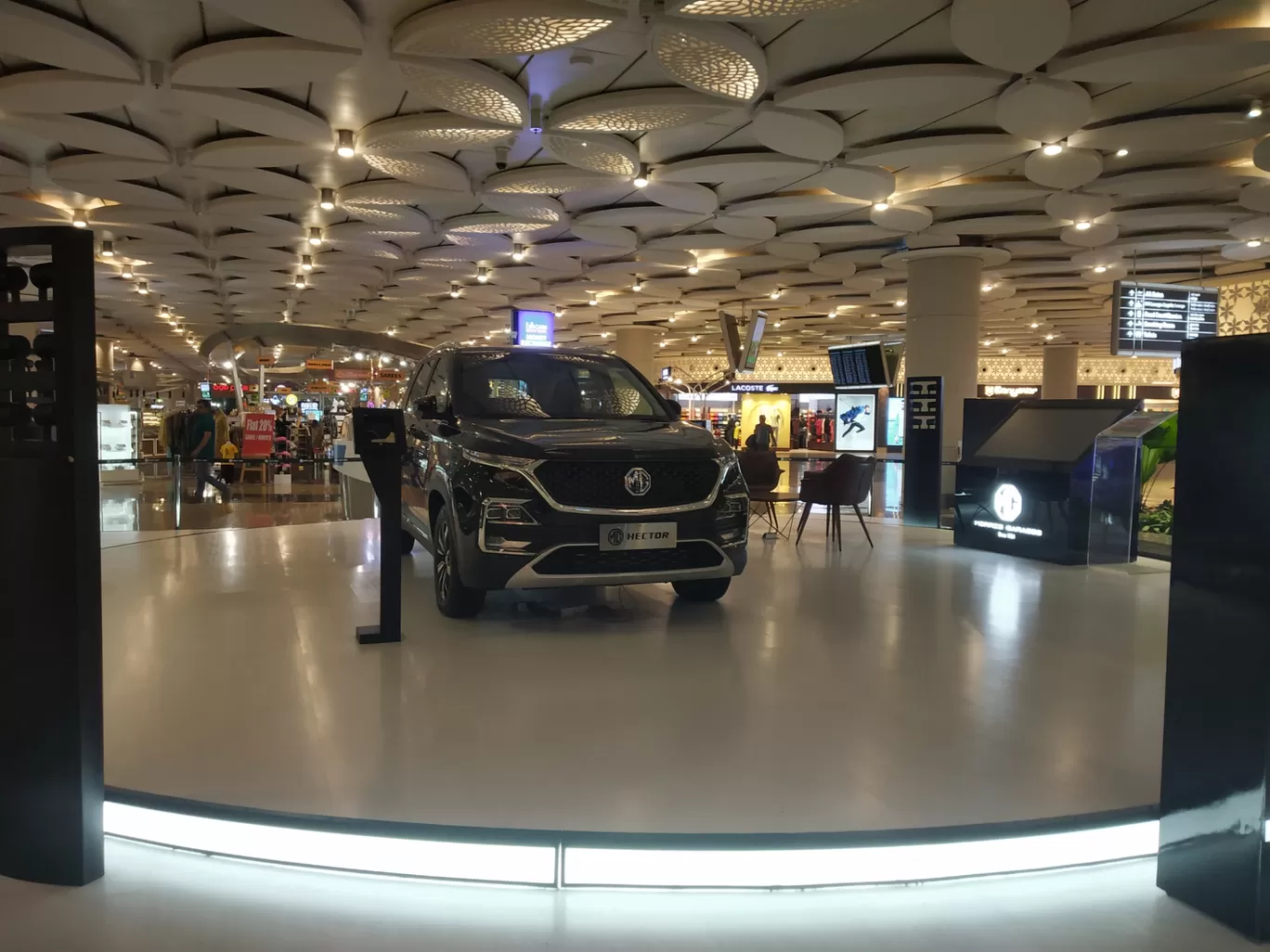 Photo of Mumbai Airport Lounge By Explore with MK ✈️
