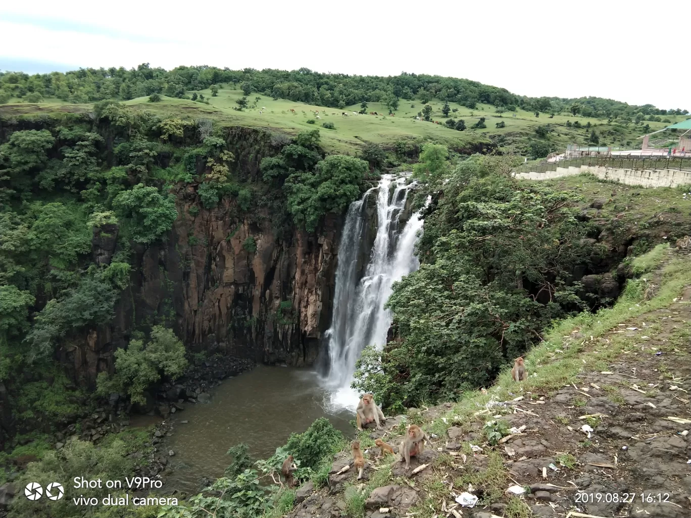 Photo of Patalpani Waterfall By Abhishek Karma