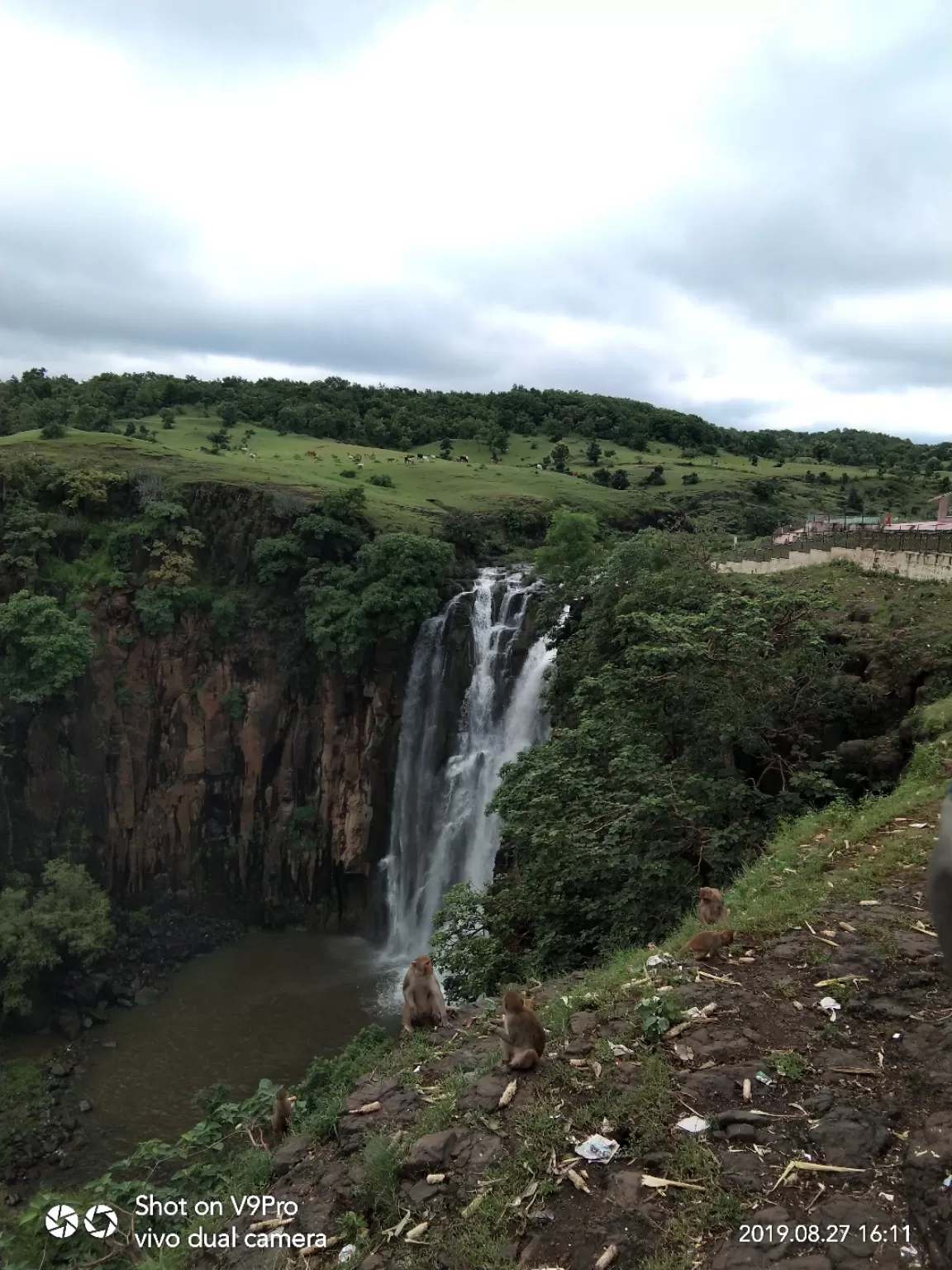 Photo of Patalpani Waterfall By Abhishek Karma