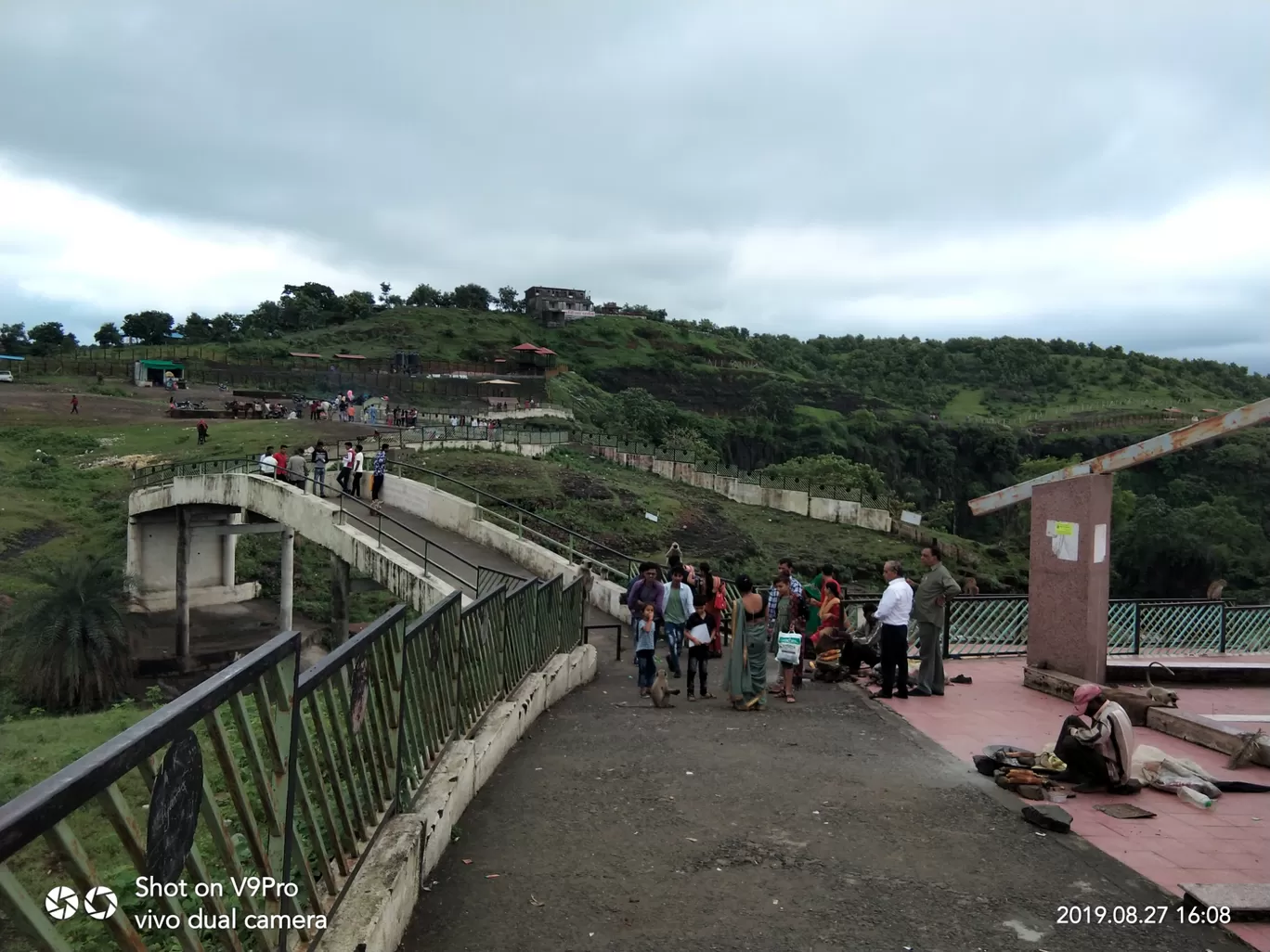 Photo of Patalpani Waterfall By Abhishek Karma