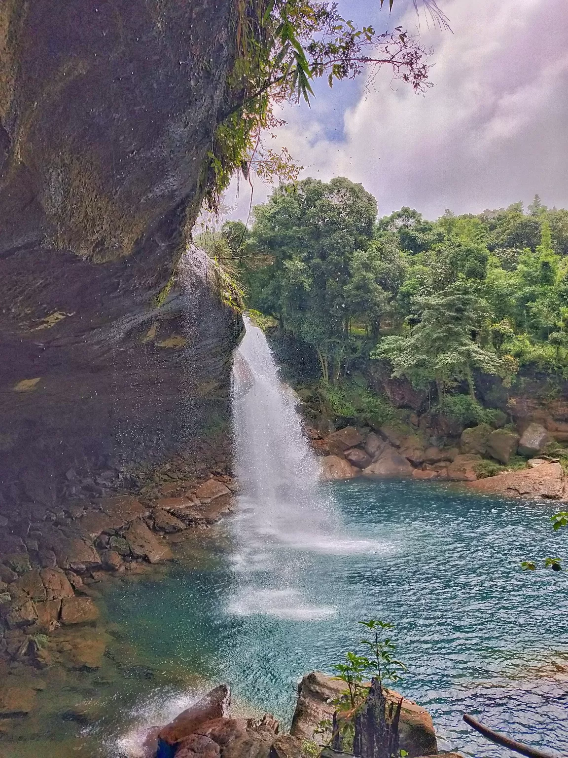 Photo of Krang Shuri Waterfall By B Dyut