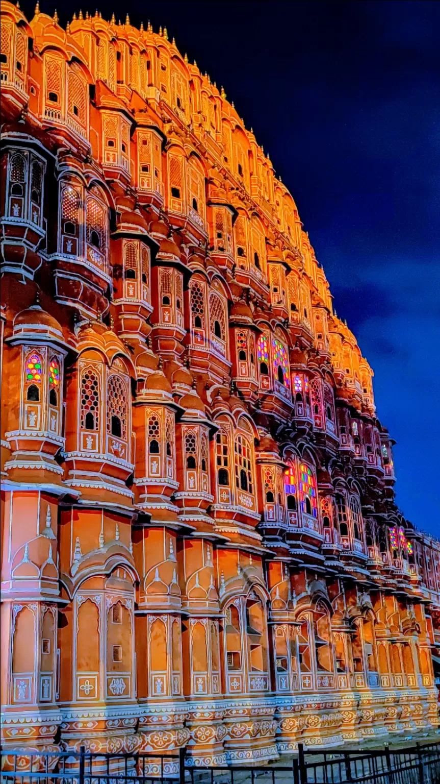 Photo of Hawa Mahal Road By Krishna Soni