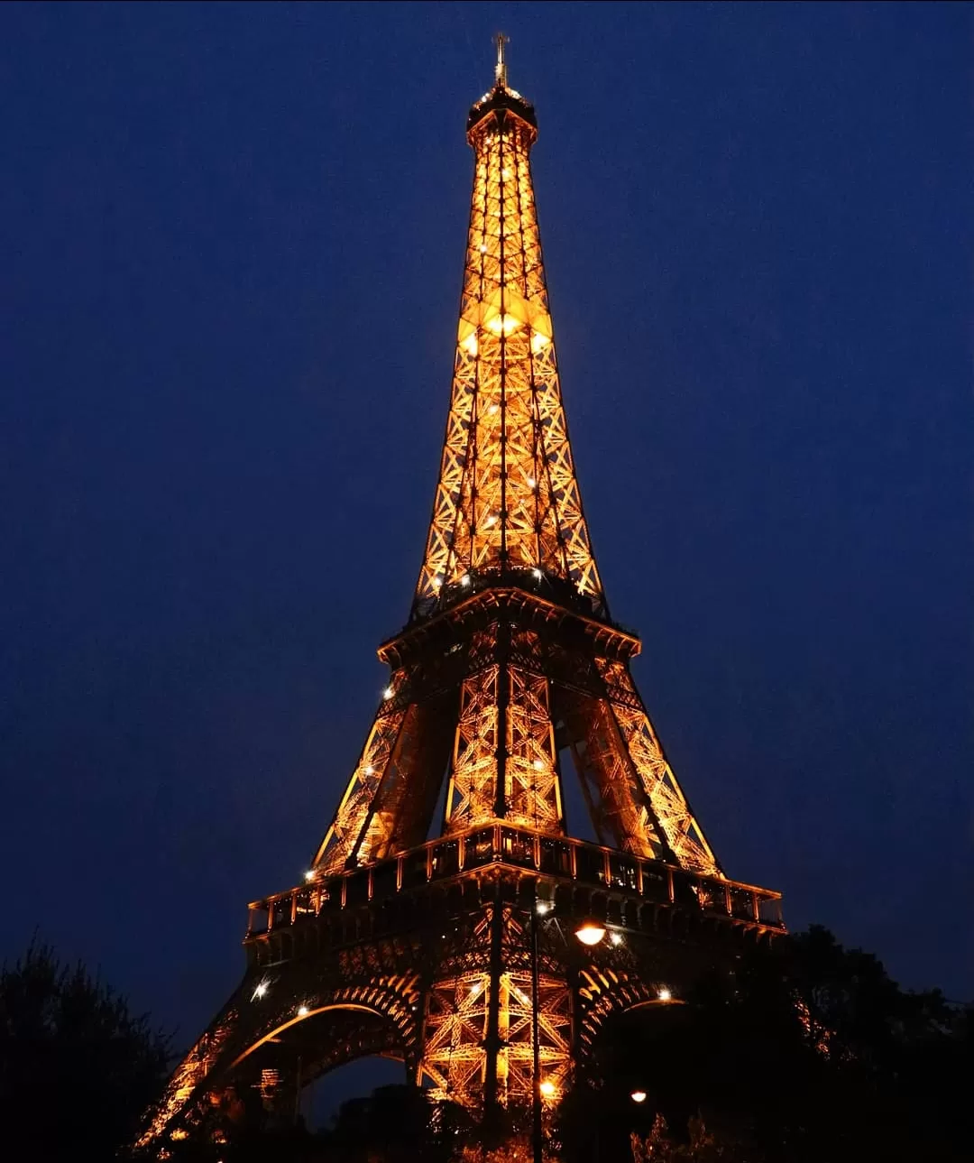 Photo of Eiffel Tower By Vedang Deodhar