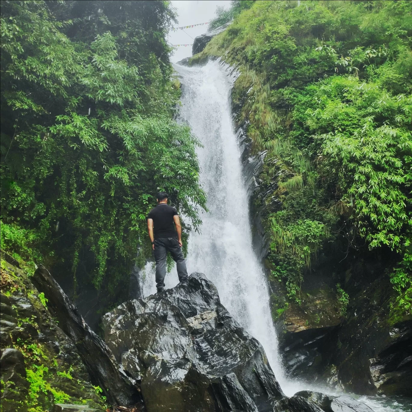 Photo of Bhagsunag Waterfall By AsterOquine