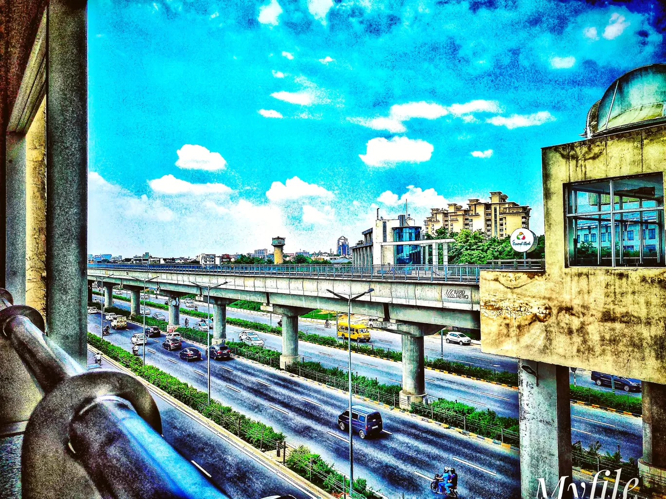 Photo of Sector 42/43 Metro Station By Mansoor Ali