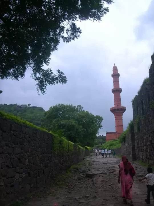 Photo of Daulatabad Fort By Bitesoftravelbug