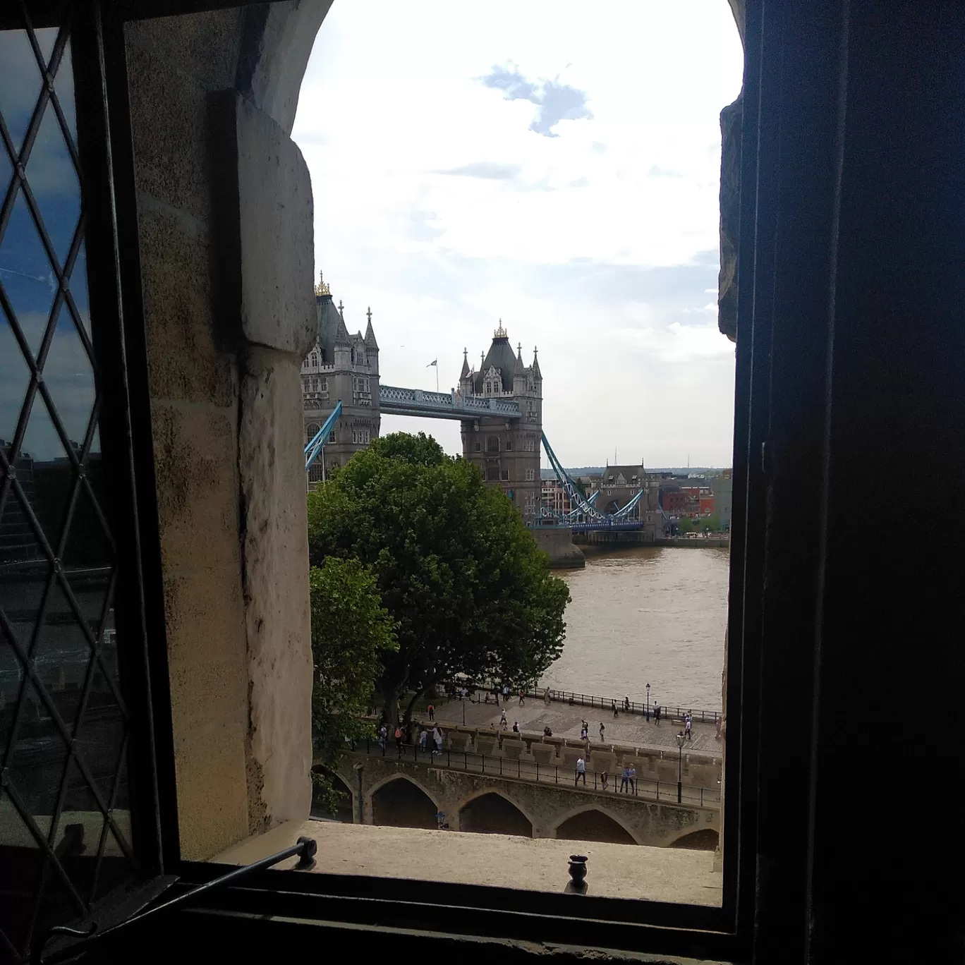 Photo of London Bridge By sunny sachdeva